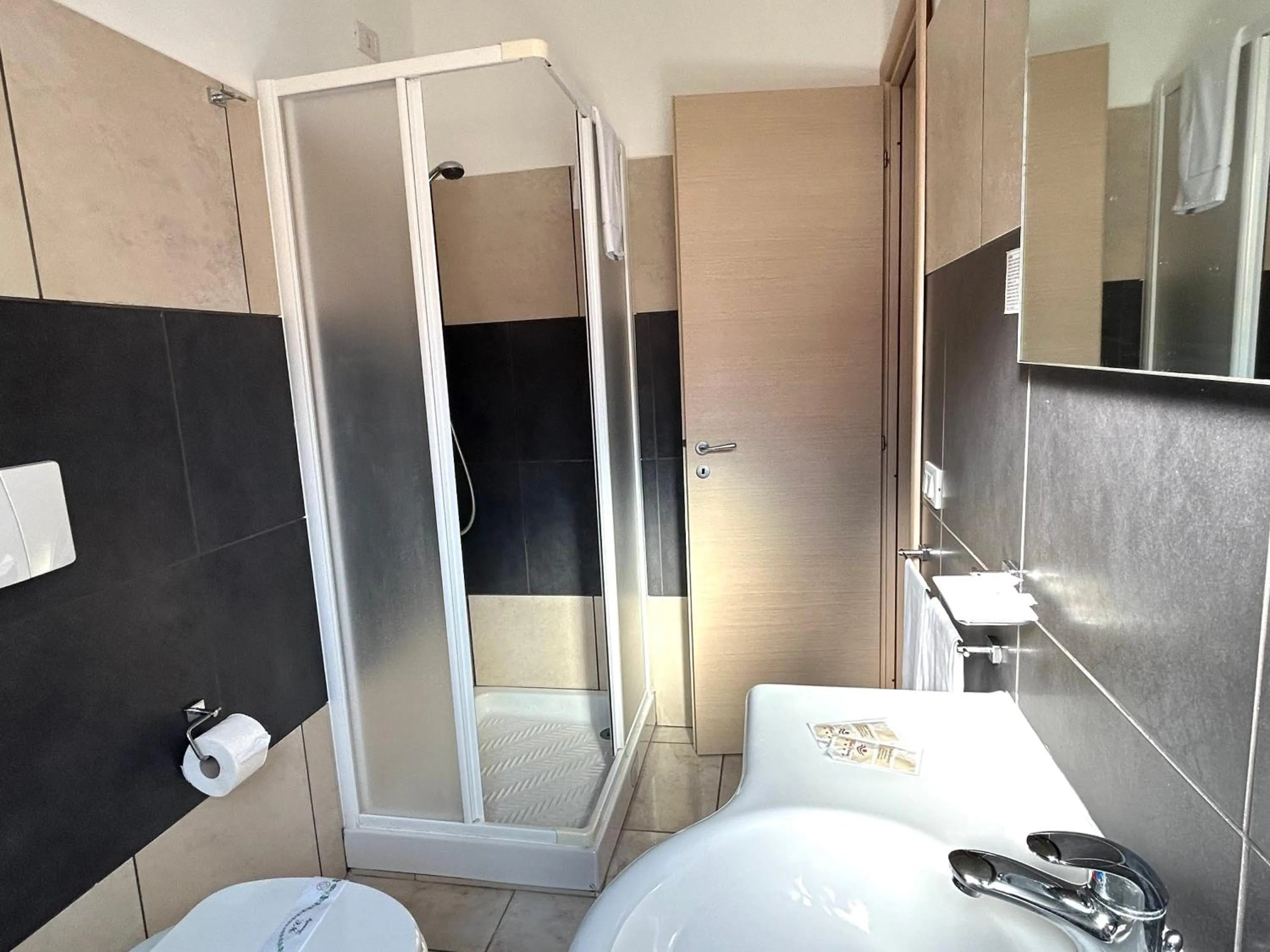 Shower in Hotel Park