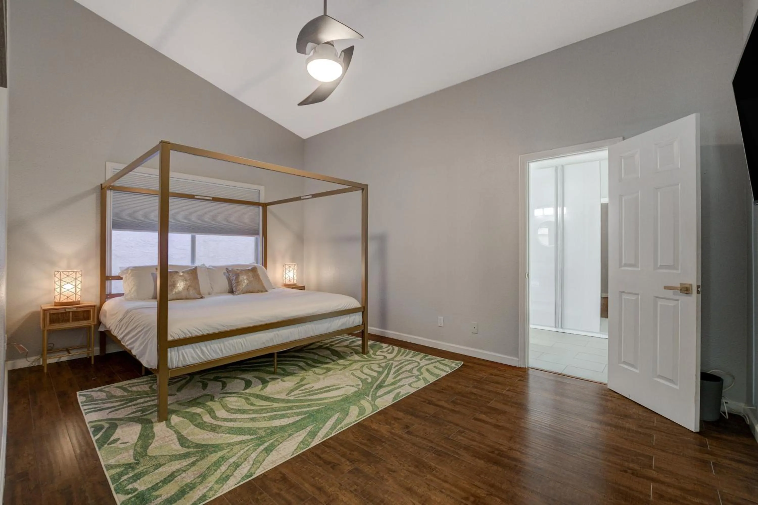 Bedroom, Bed in Mirage Pool House - Heart of LV, Swimming Pool, Games, heavenly relaxation