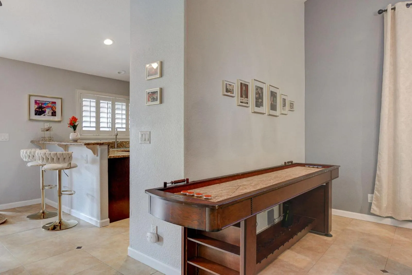 Game Room in Mirage Pool House - Heart of LV, Swimming Pool, Games, heavenly relaxation