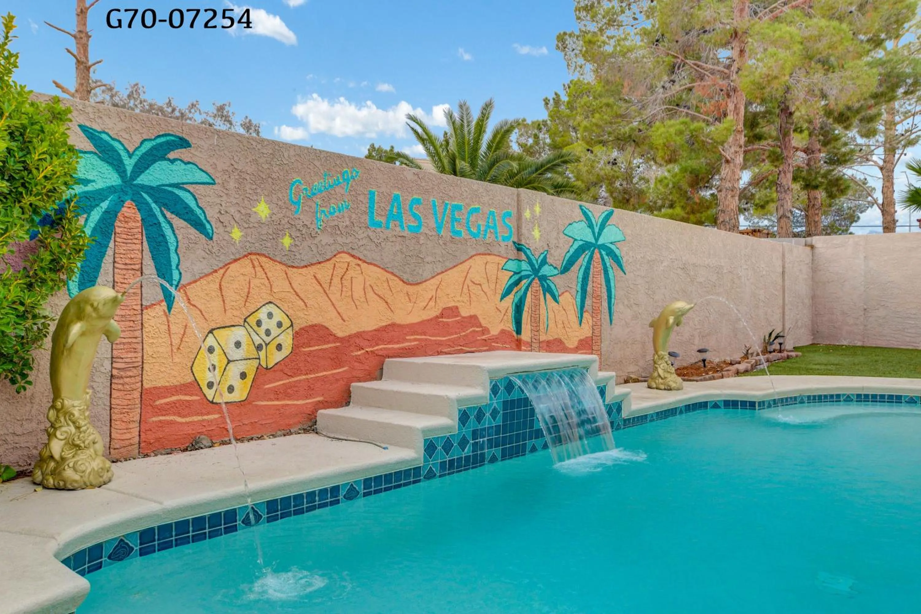 Garden view in Mirage Pool House - Heart of LV, Swimming Pool, Games, heavenly relaxation