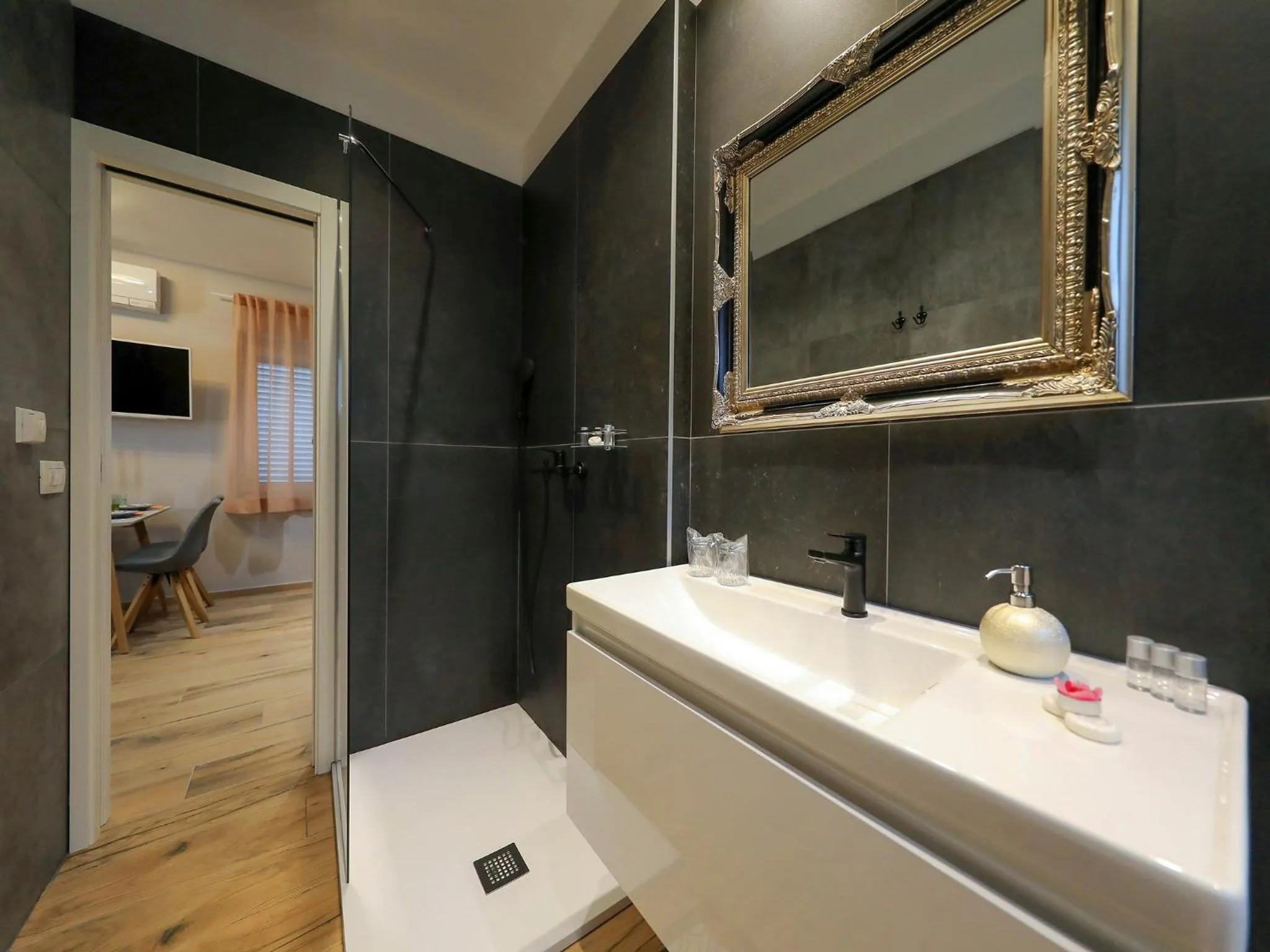 Aldo Apartments Center