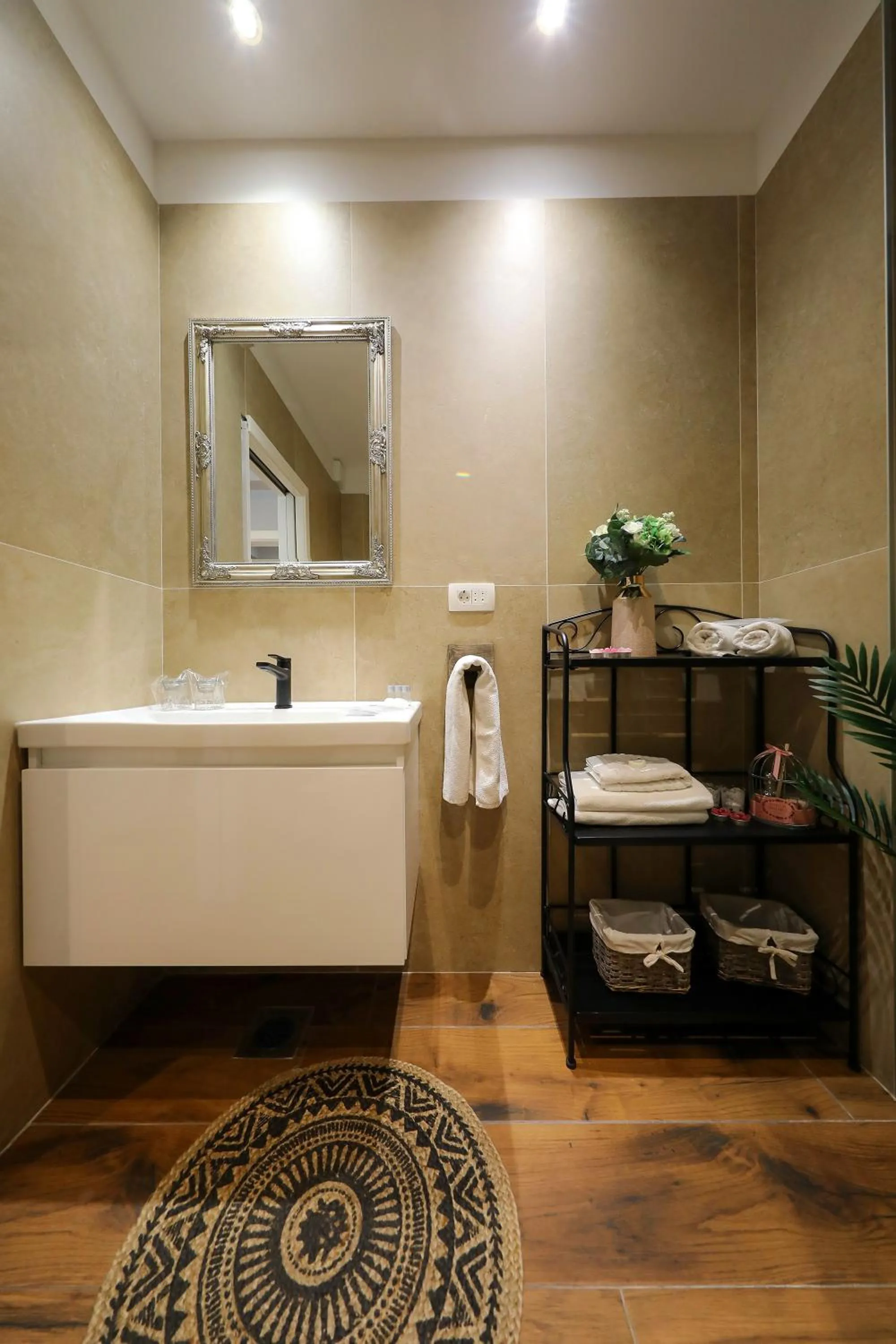 Bathroom in Aldo Apartments Center