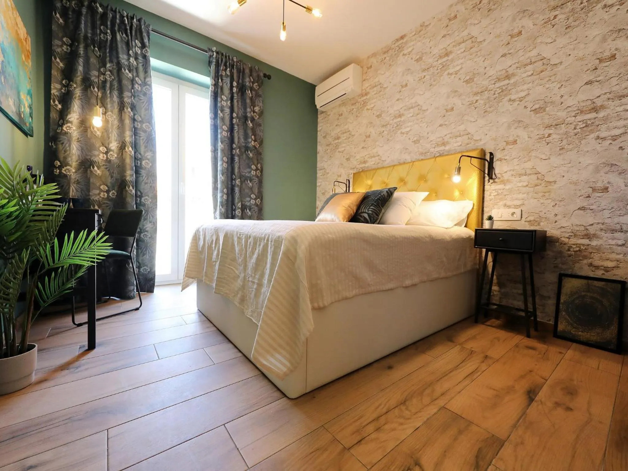 Bed in Aldo Apartments Center