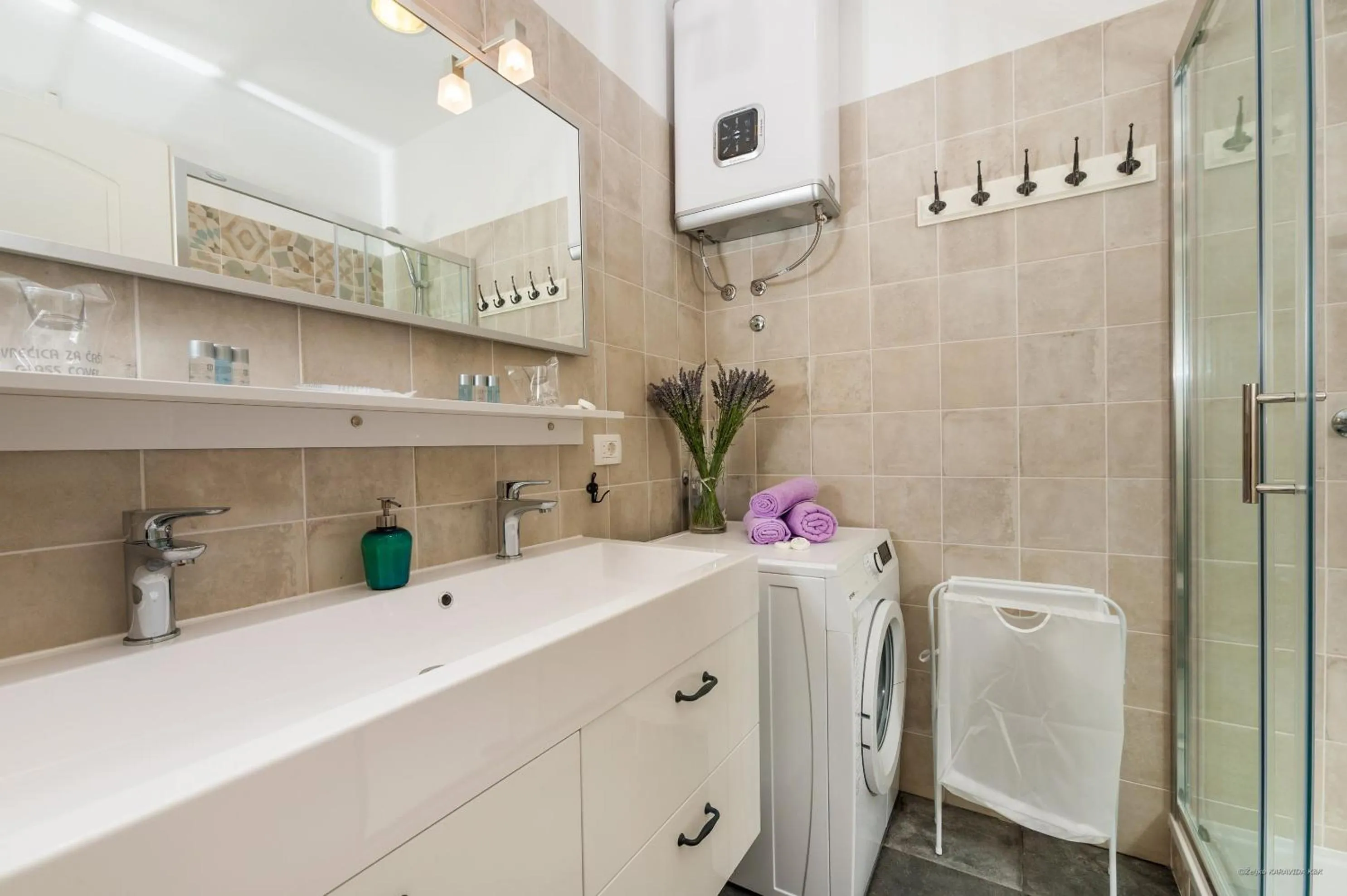 Bathroom in Aldo Apartments Center