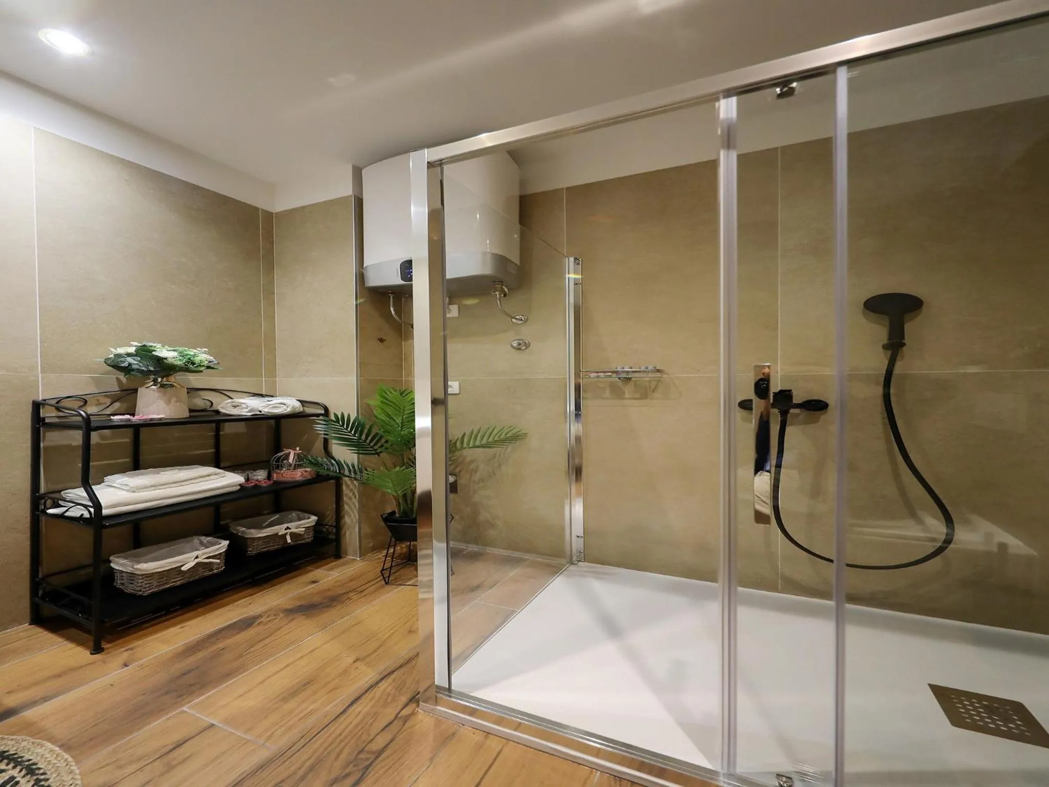 Aldo Apartments Center