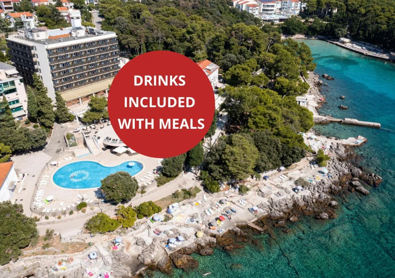 Swimming pool in Villa Lovorka - Hotel Resort Dražica