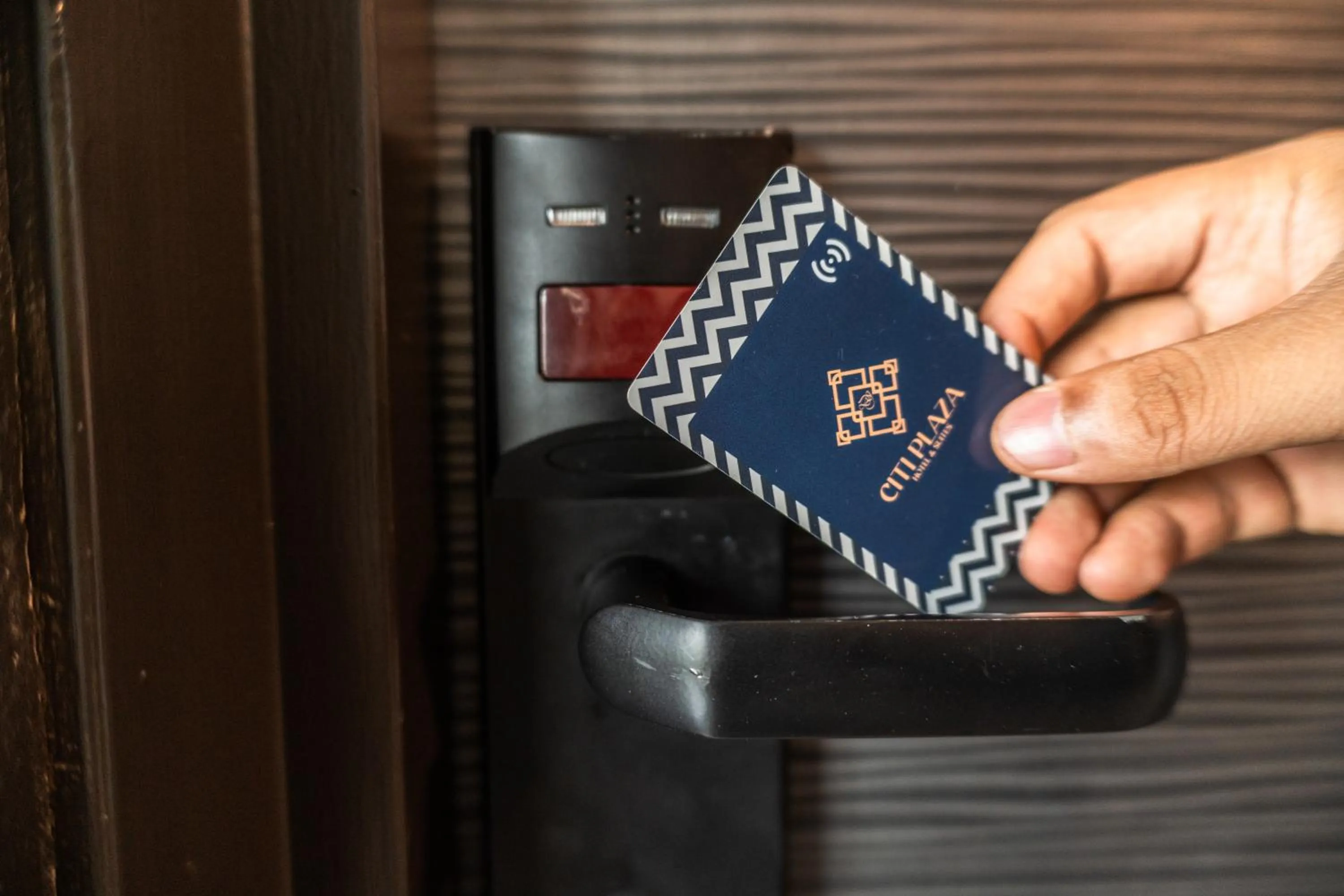 Guests in DJ Citi Plaza Hotel & Suites