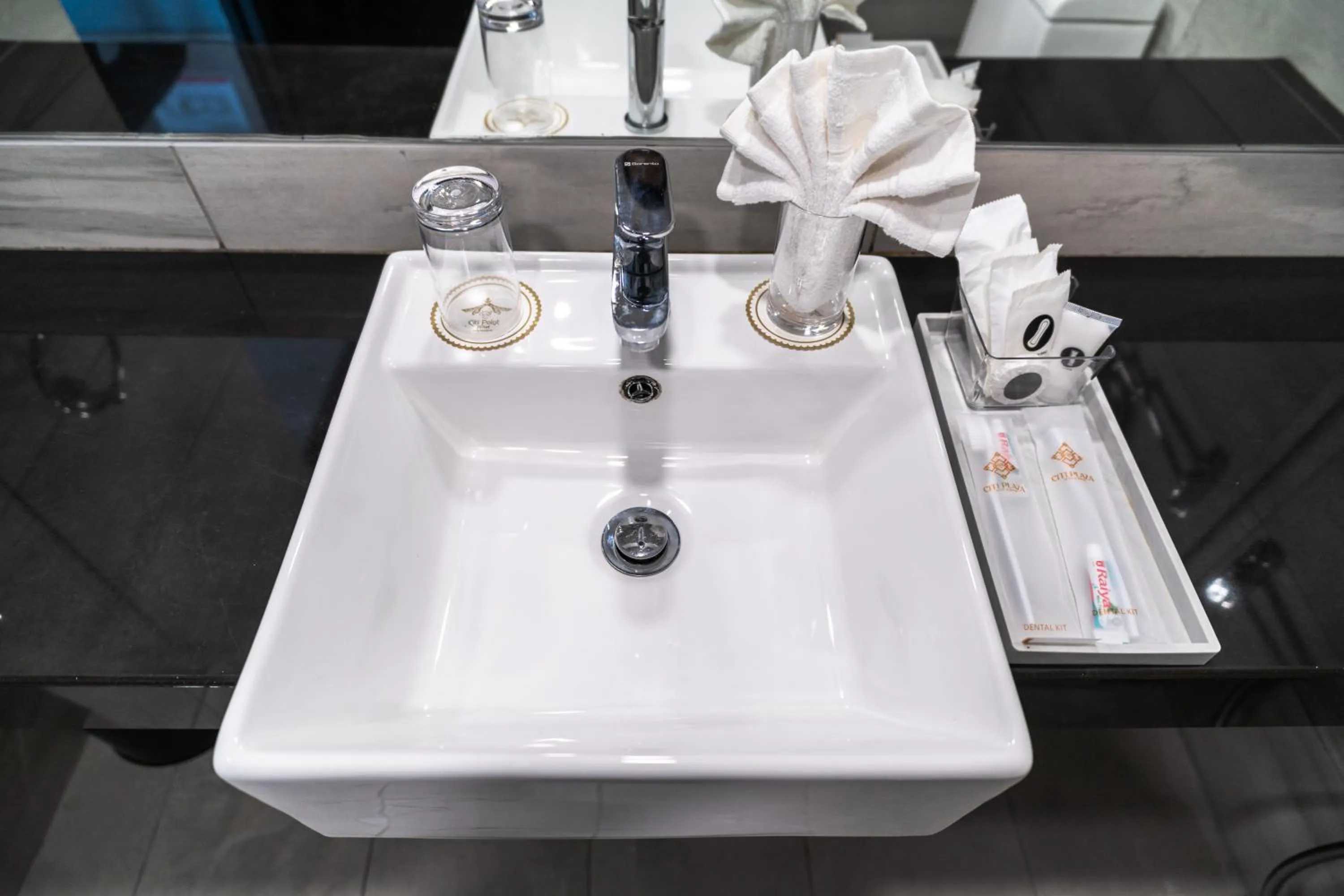 Toilet in DJ Citi Plaza Hotel & Suites