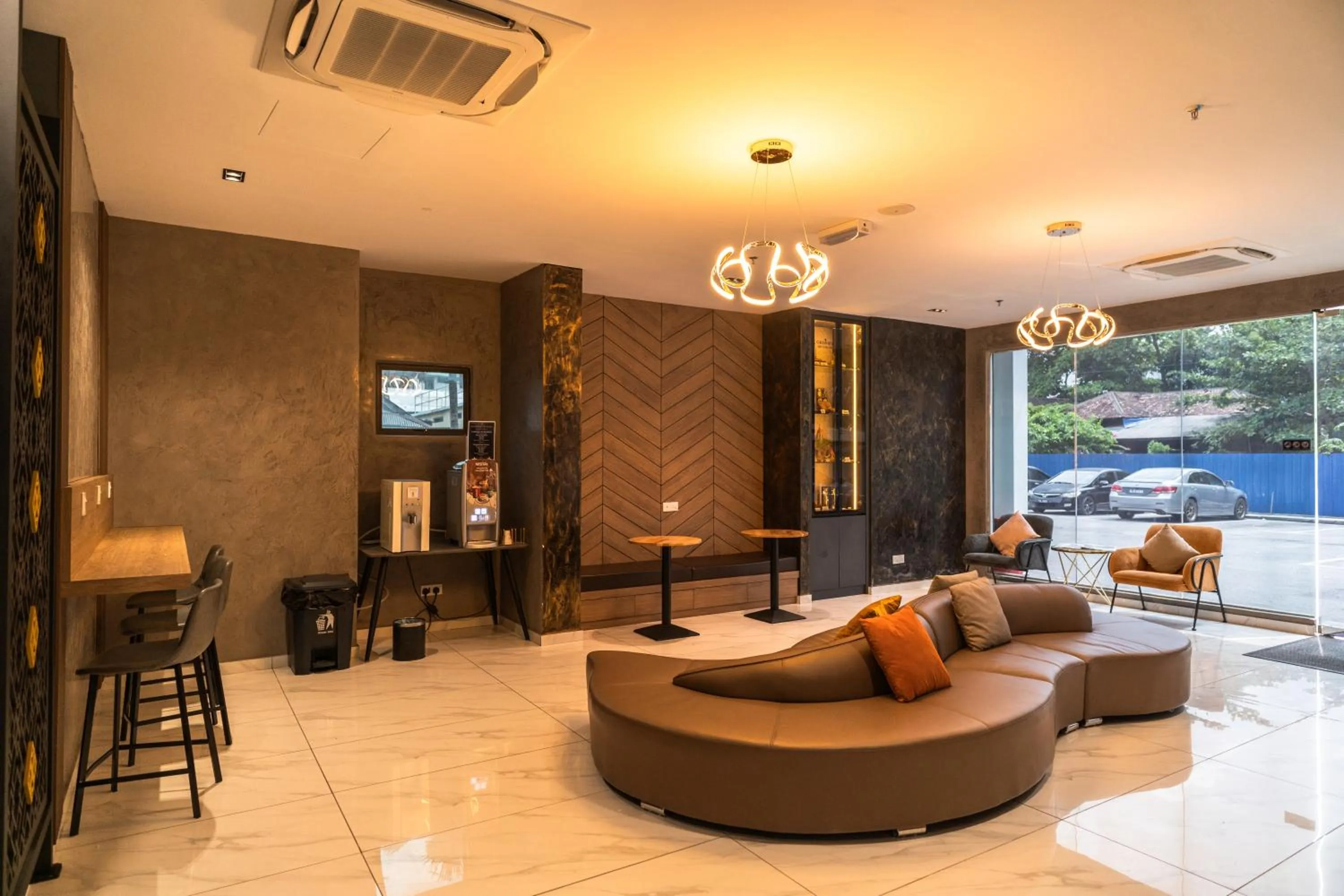 Lounge or bar in DJ Citi Plaza Hotel & Suites