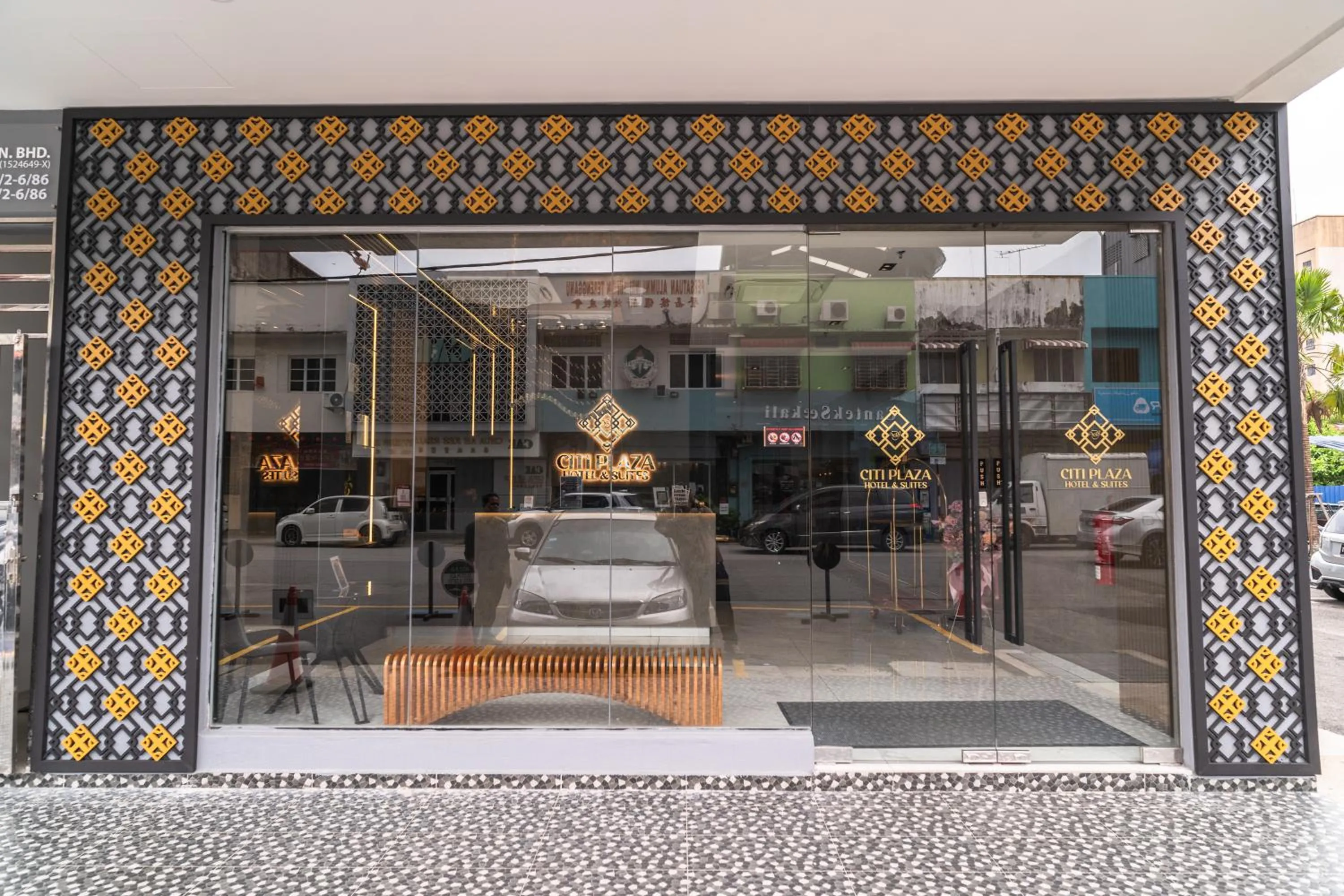 Facade/entrance in DJ Citi Plaza Hotel & Suites