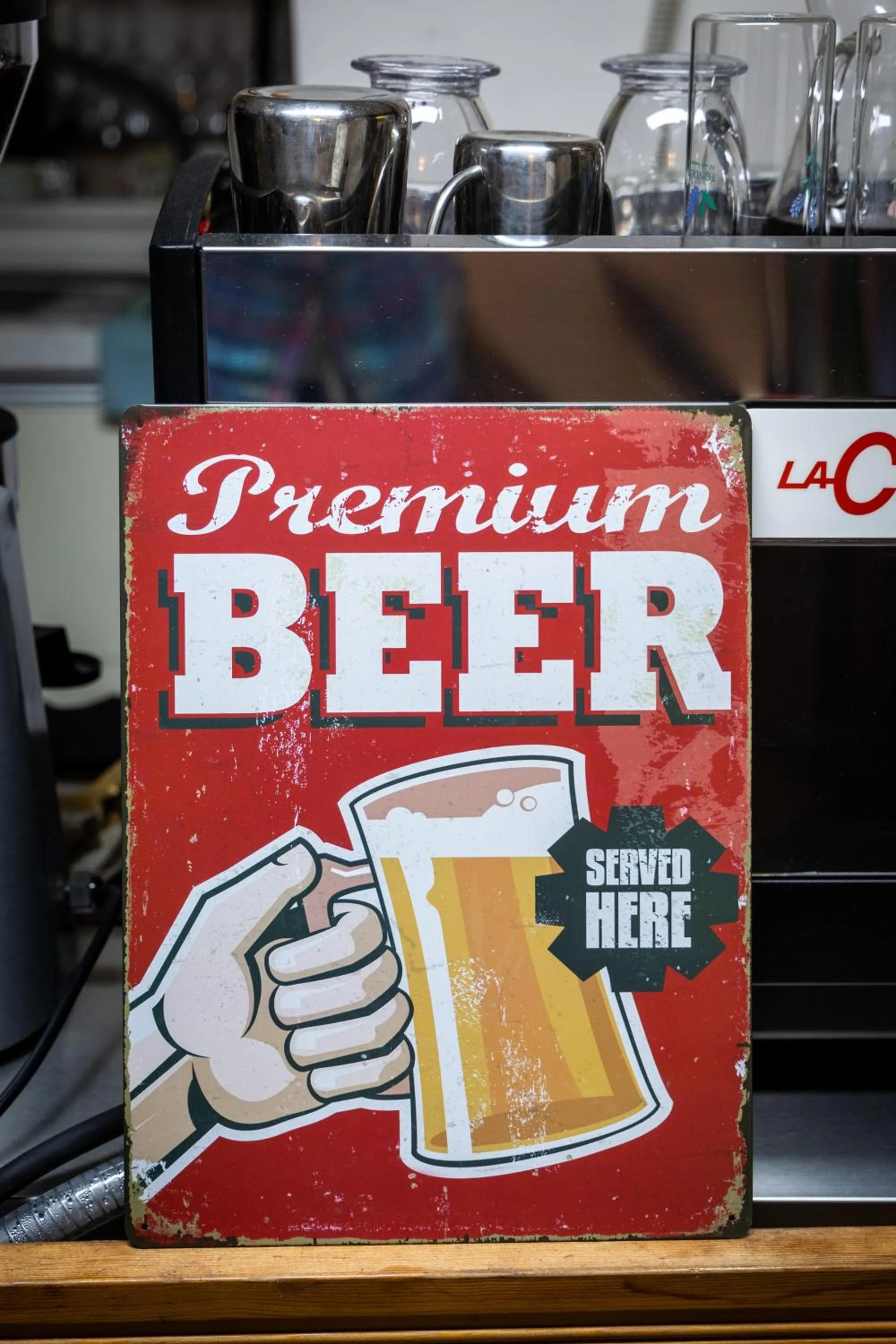 Restaurant/places to eat in California Hotel