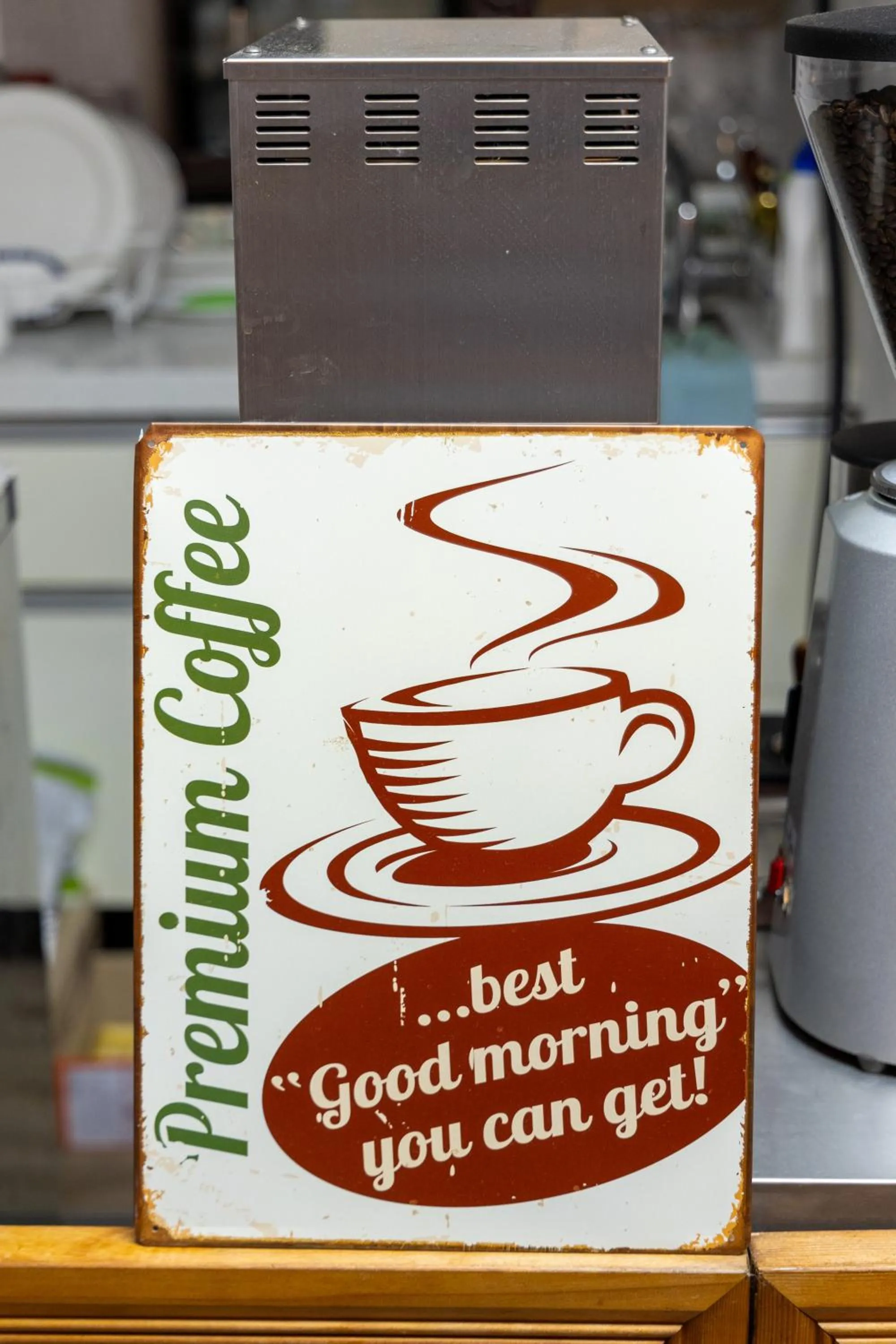 Restaurant/places to eat in California Hotel