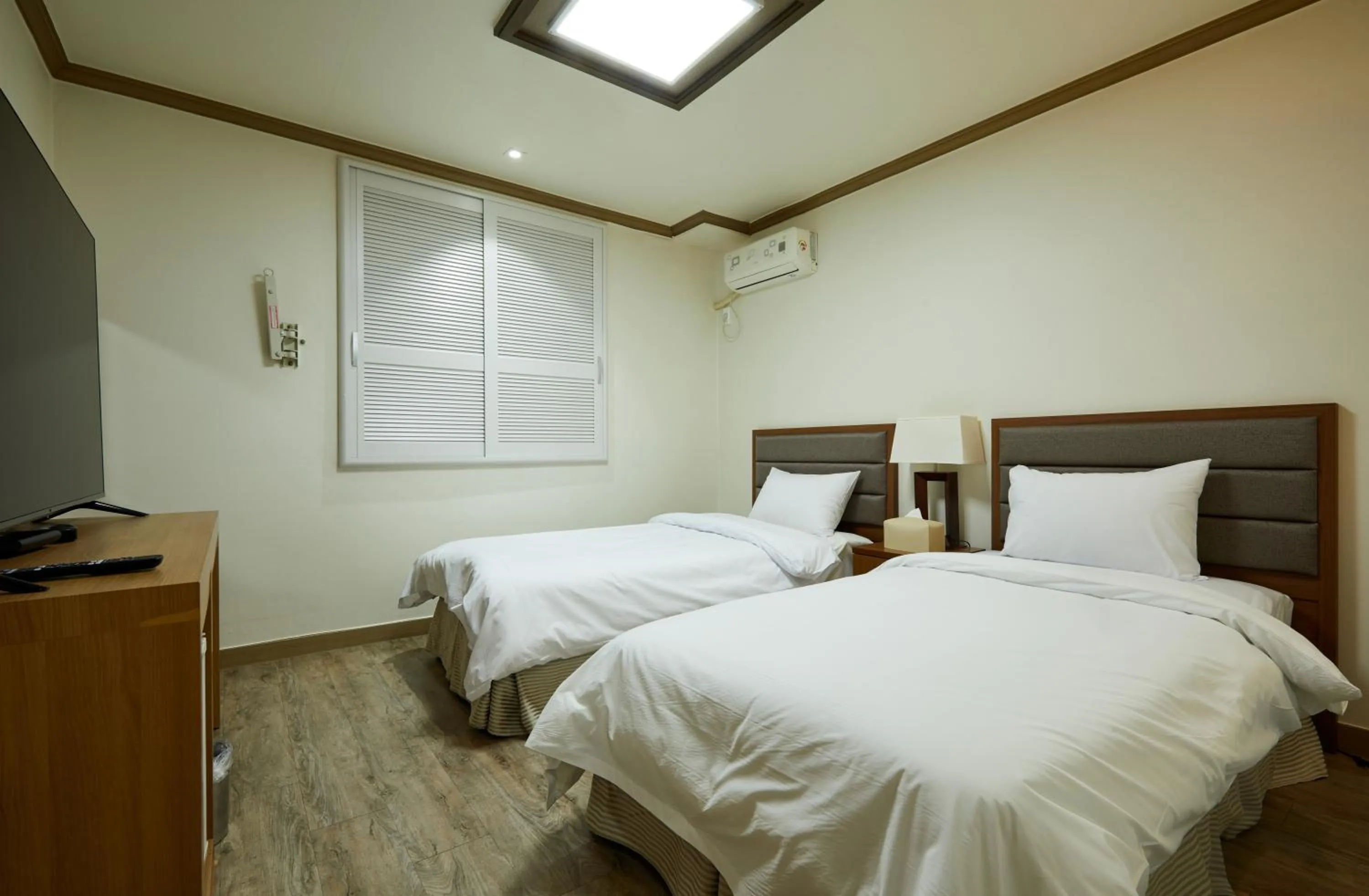 Bed in California Hotel