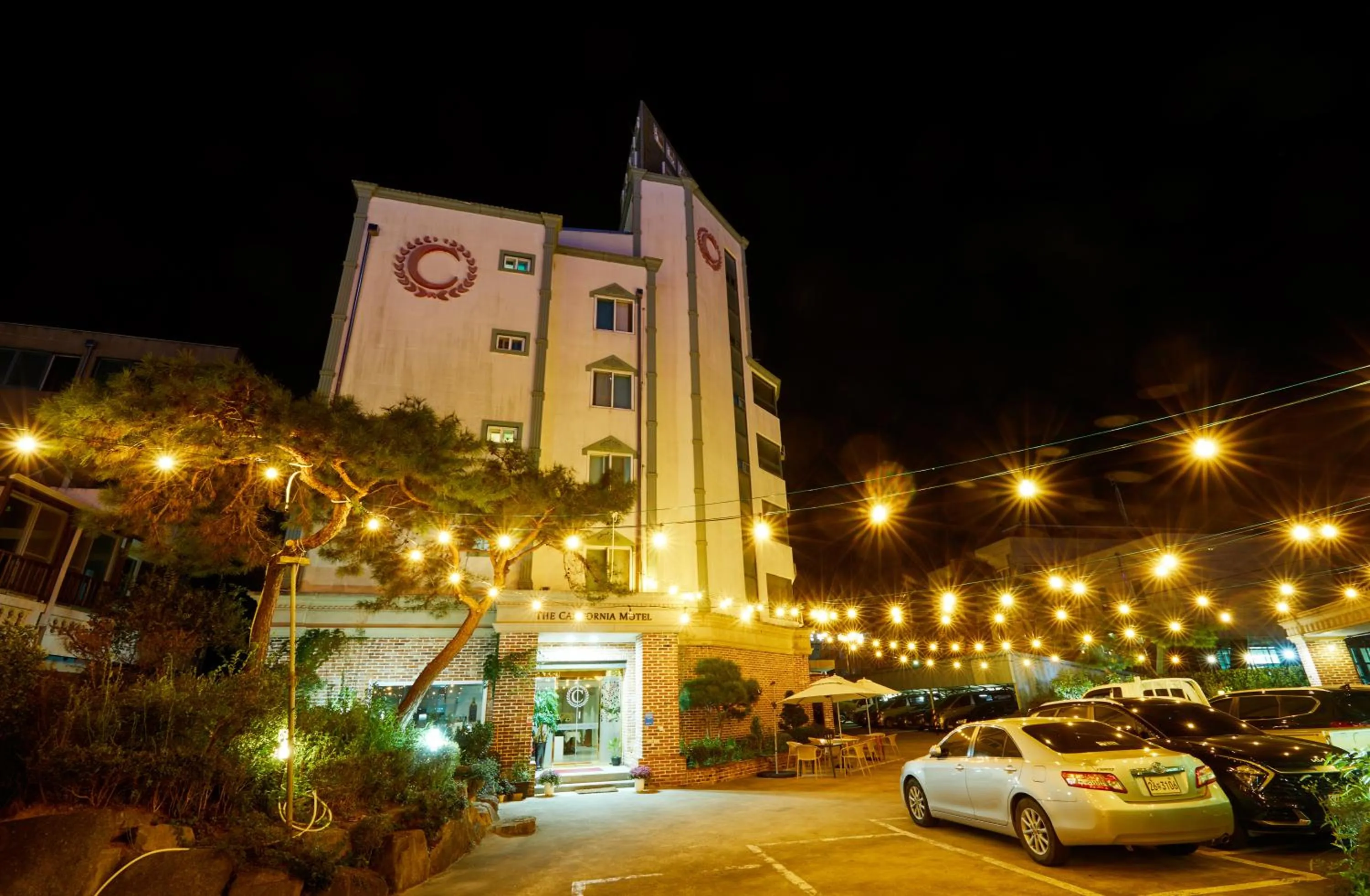 Property building in California Hotel