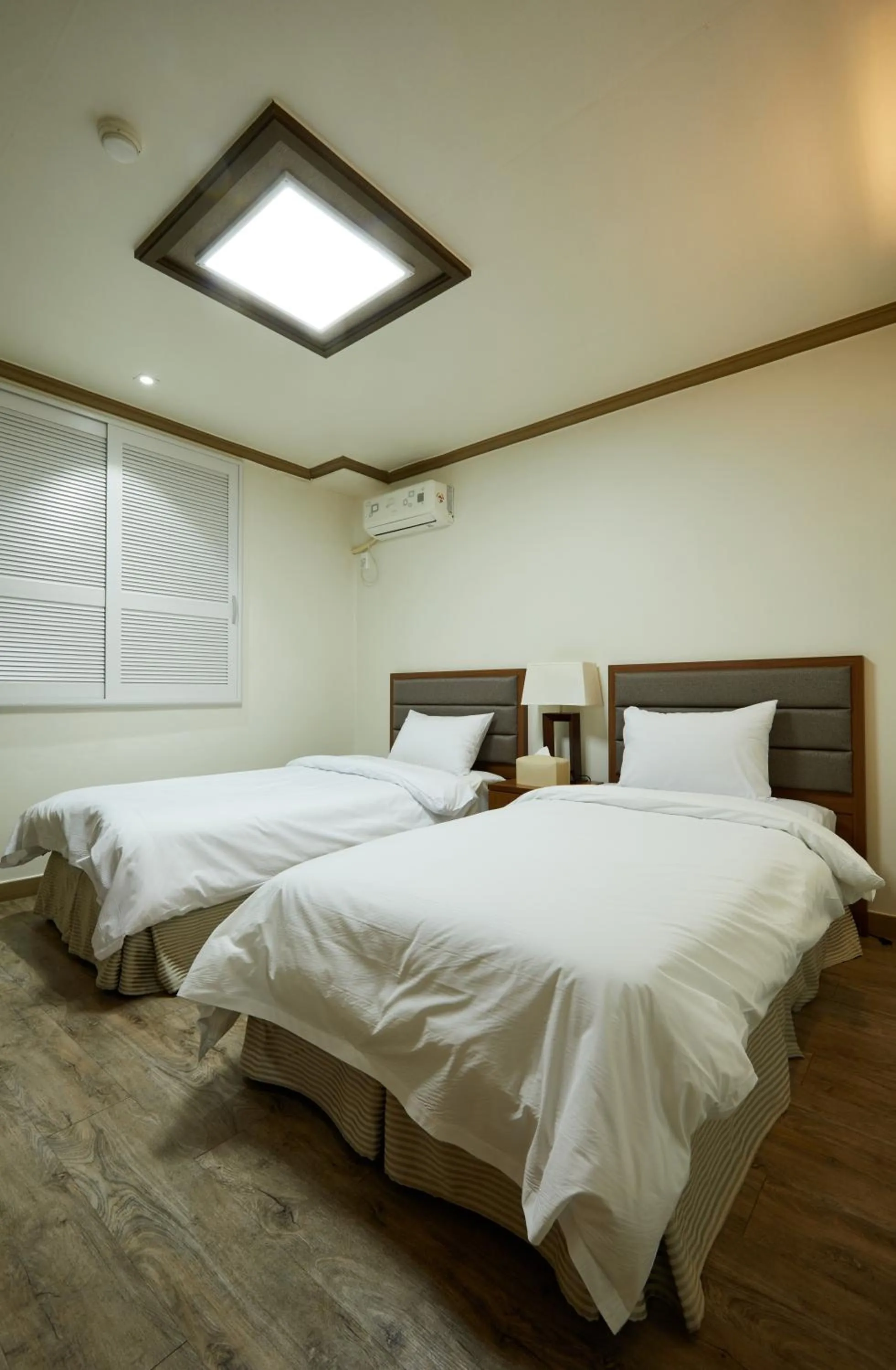 Bedroom, Bed in California Hotel