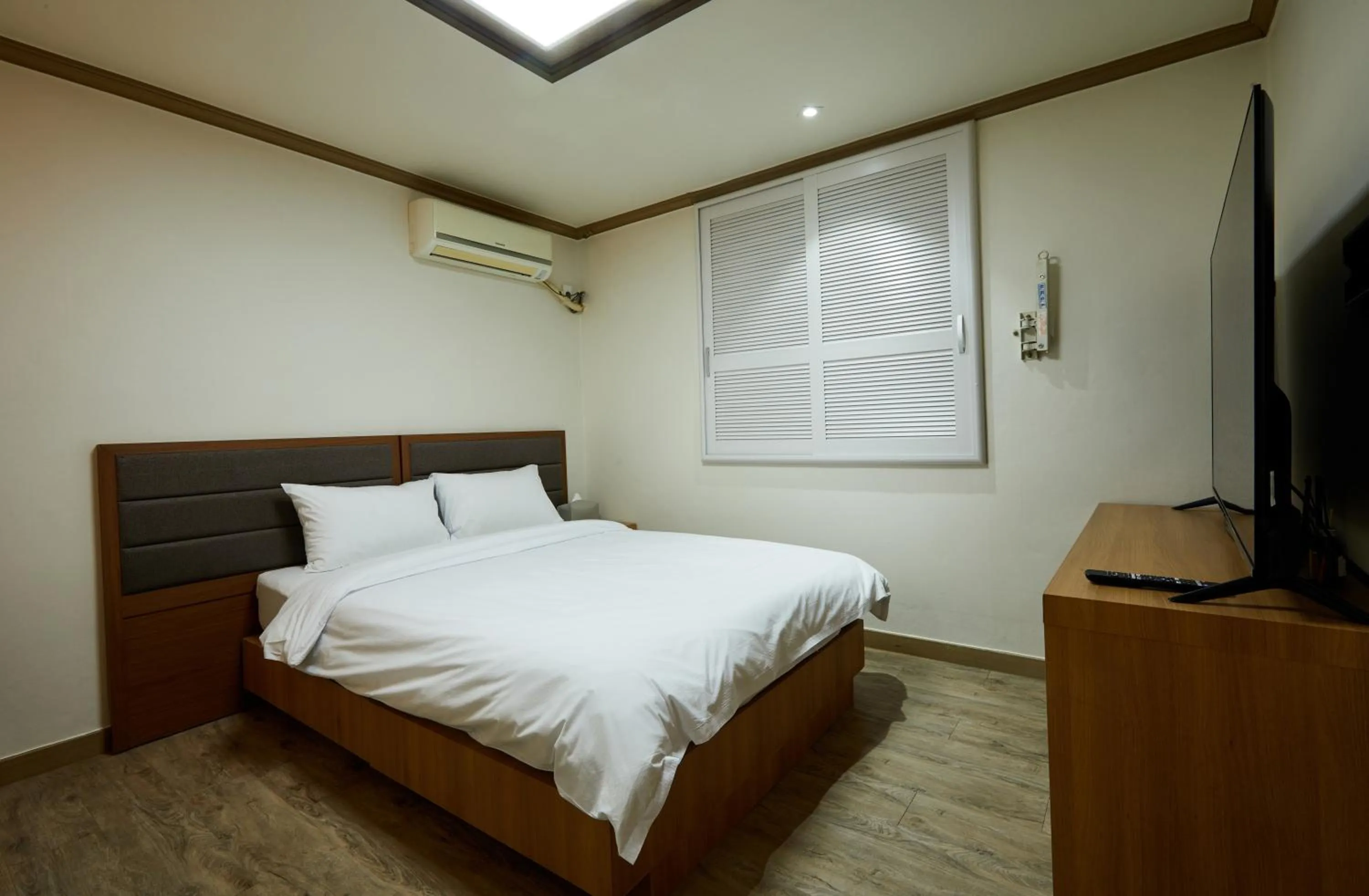 Bed in California Hotel