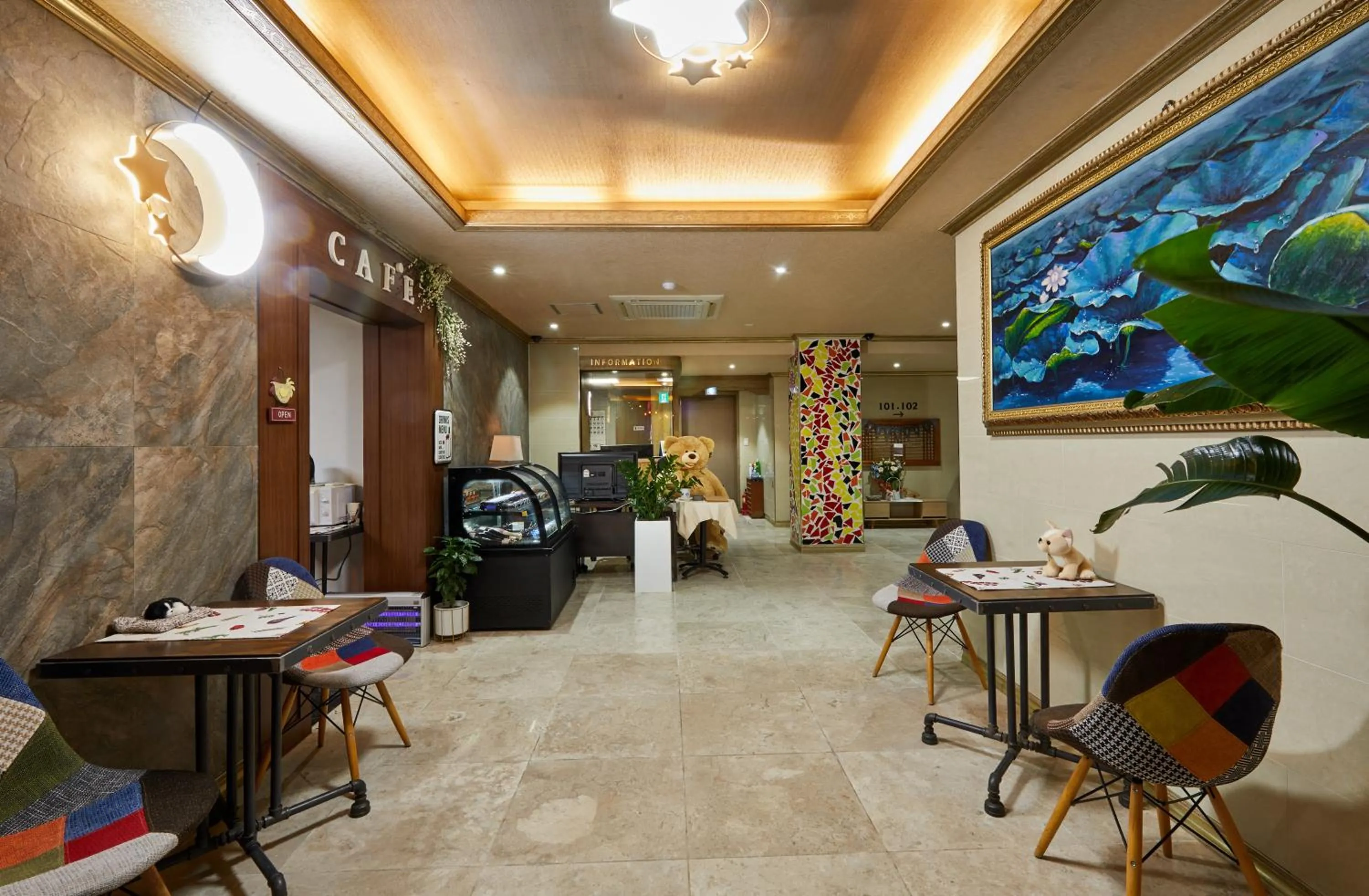 Lobby or reception in California Hotel
