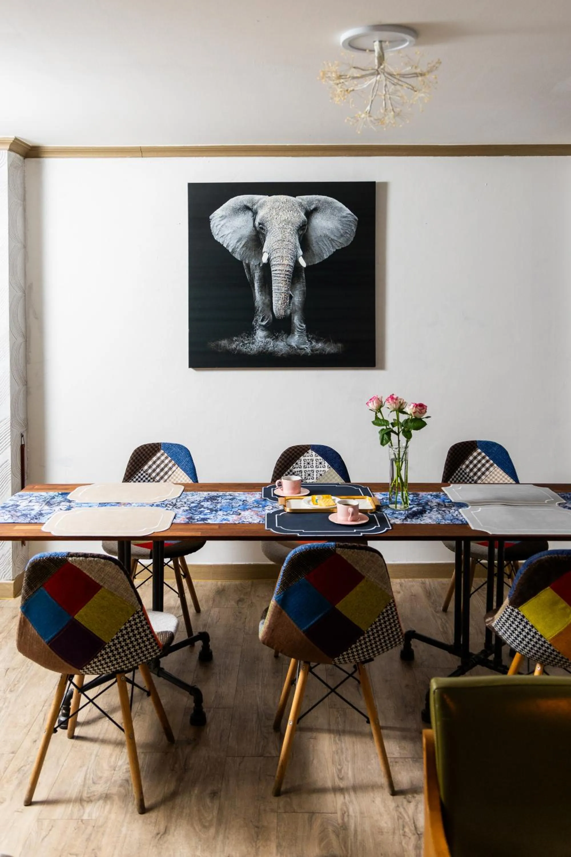 Dining area in California Hotel