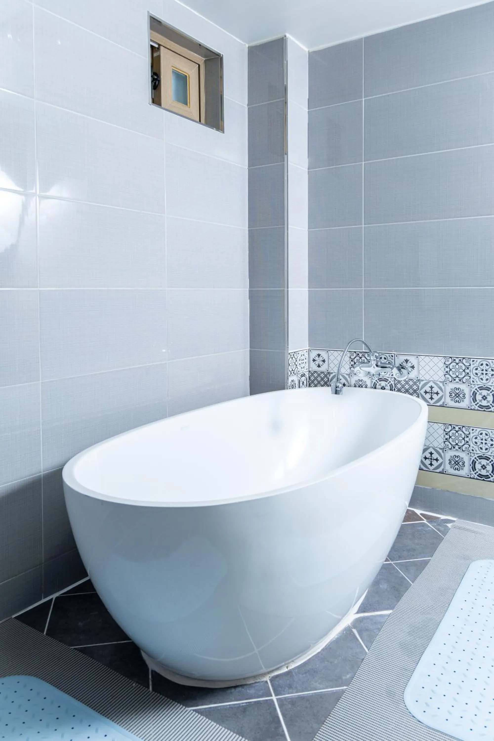 Bathroom in California Hotel