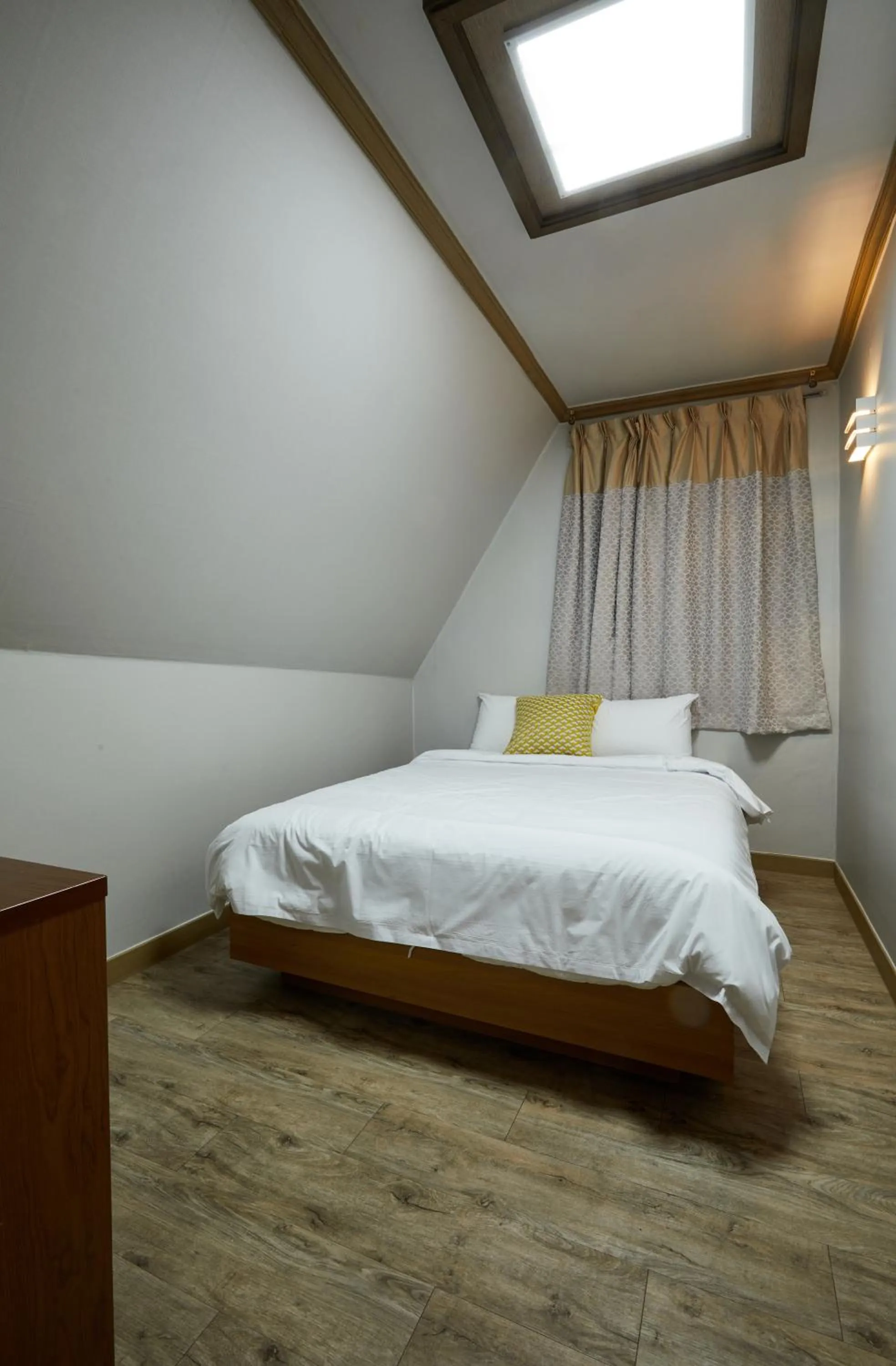 Bed in California Hotel