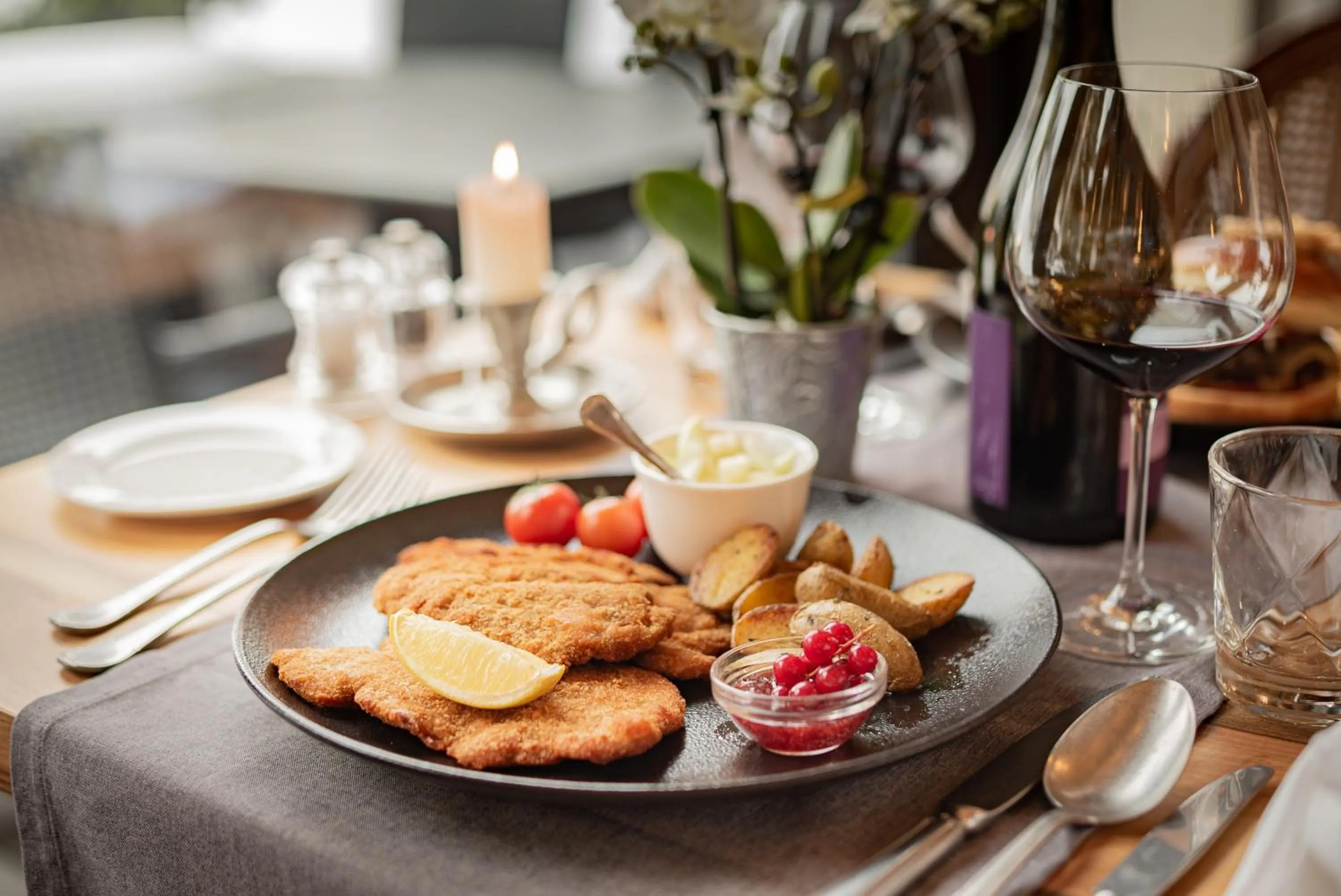 Restaurant/places to eat in Mirabeau Etoile