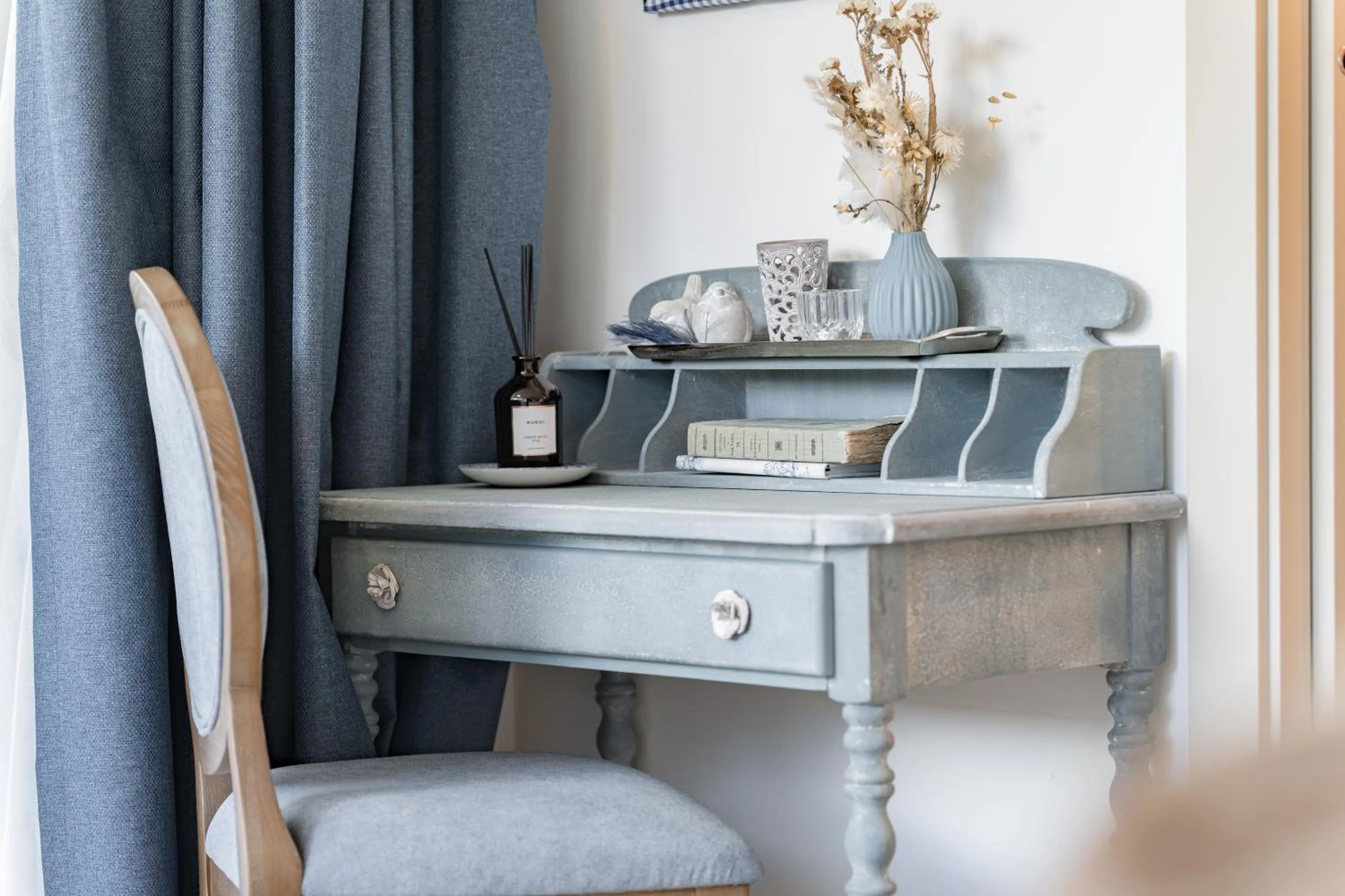 Seating area in Mirabeau Etoile