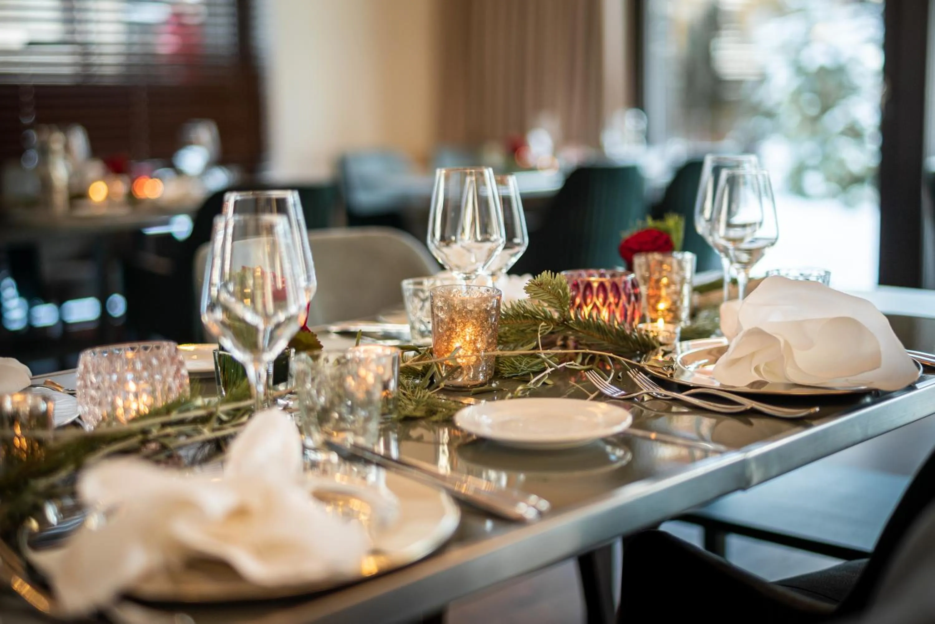 Restaurant/places to eat in Mirabeau Etoile