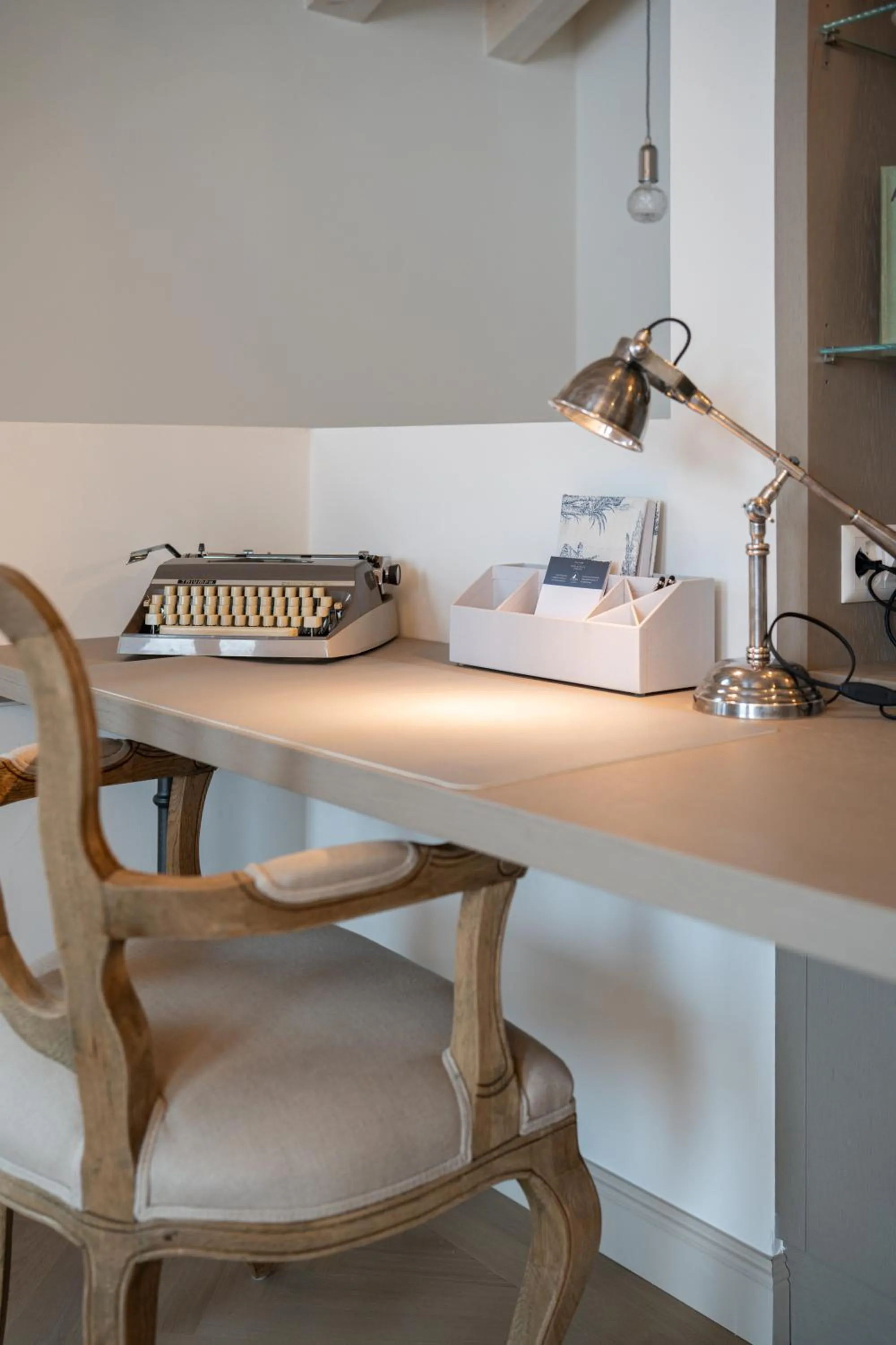 hair dresser in Mirabeau Etoile