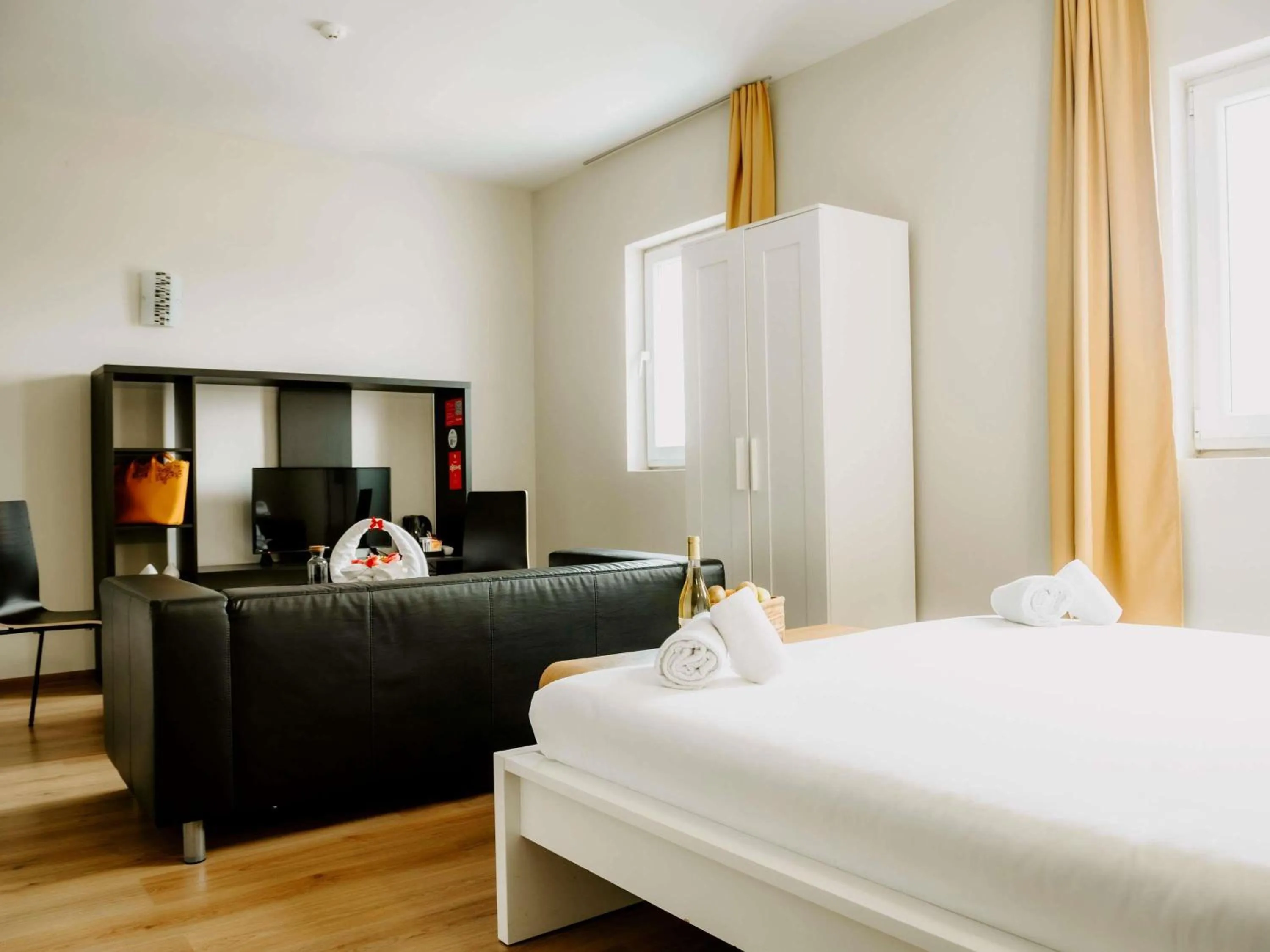 Bedroom, Bed in Ibis Sofia Airport Hotel