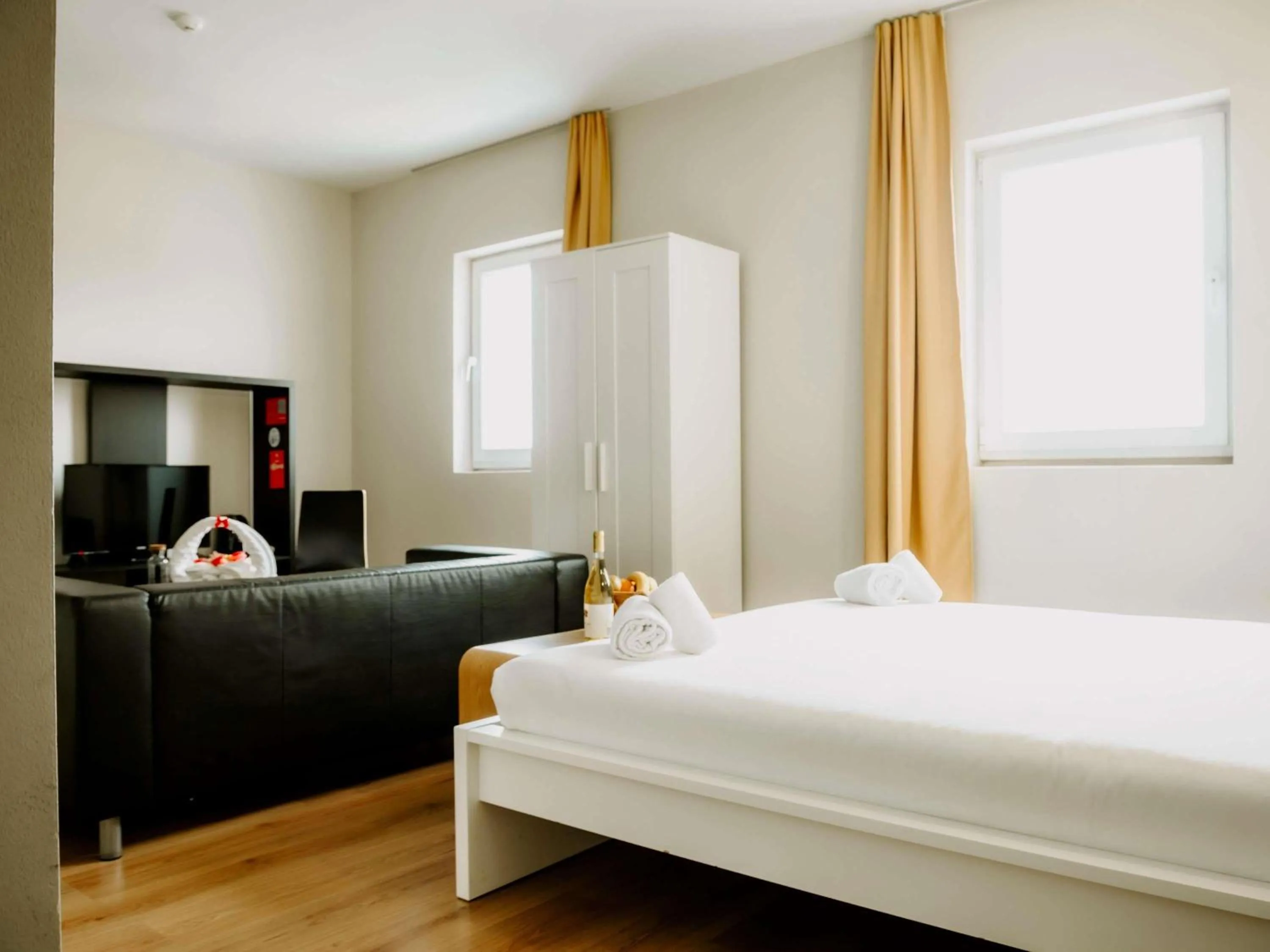 Bedroom, Bed in Ibis Sofia Airport Hotel