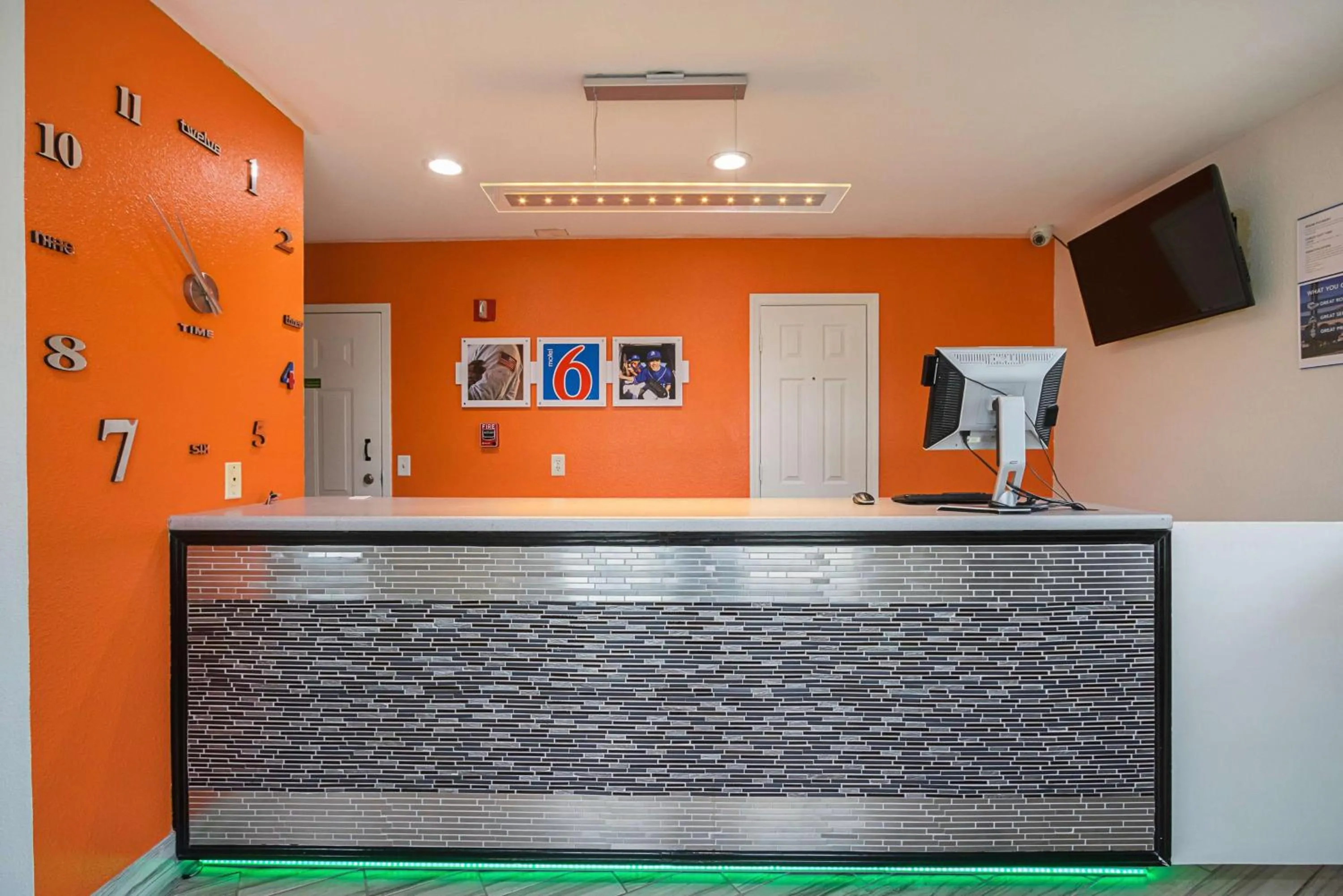 Property logo or sign in Savannah Garden Inn