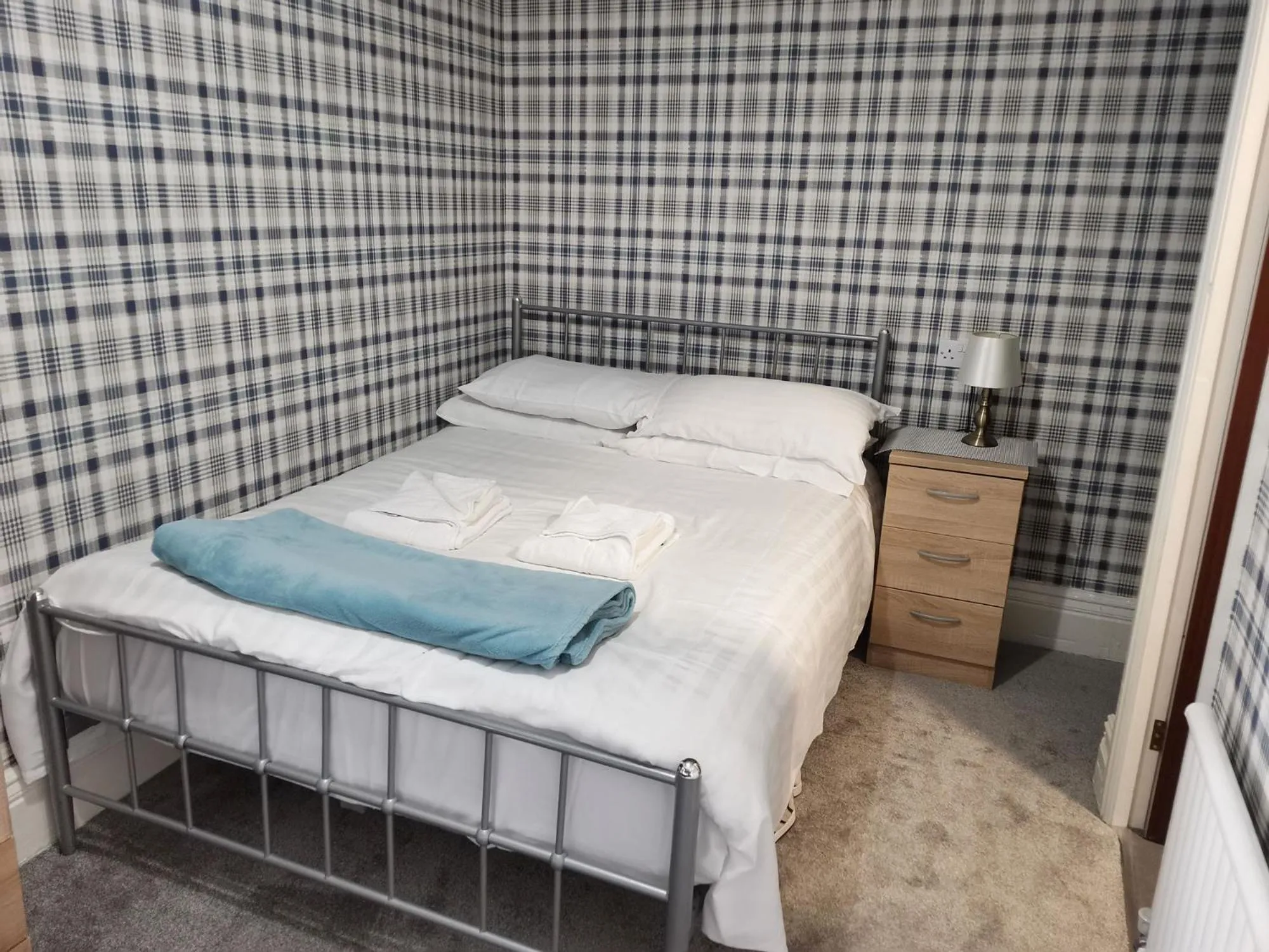 Bedroom in Sherwood Hotel