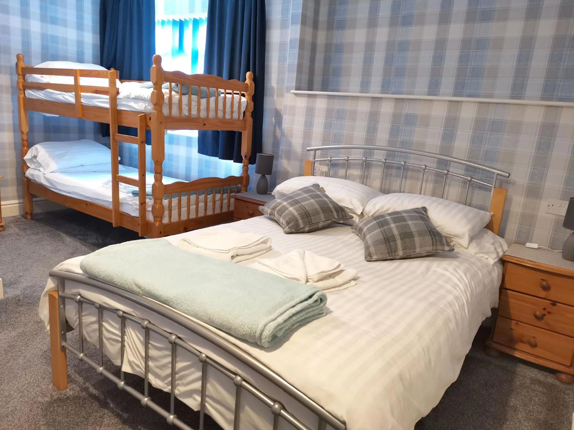 Bedroom in Sherwood Hotel