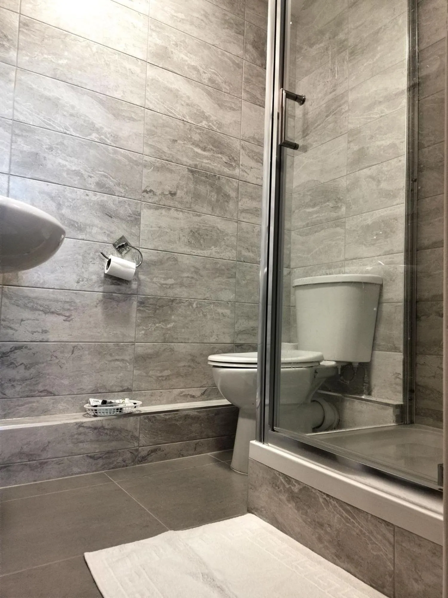 Bathroom in Sherwood Hotel