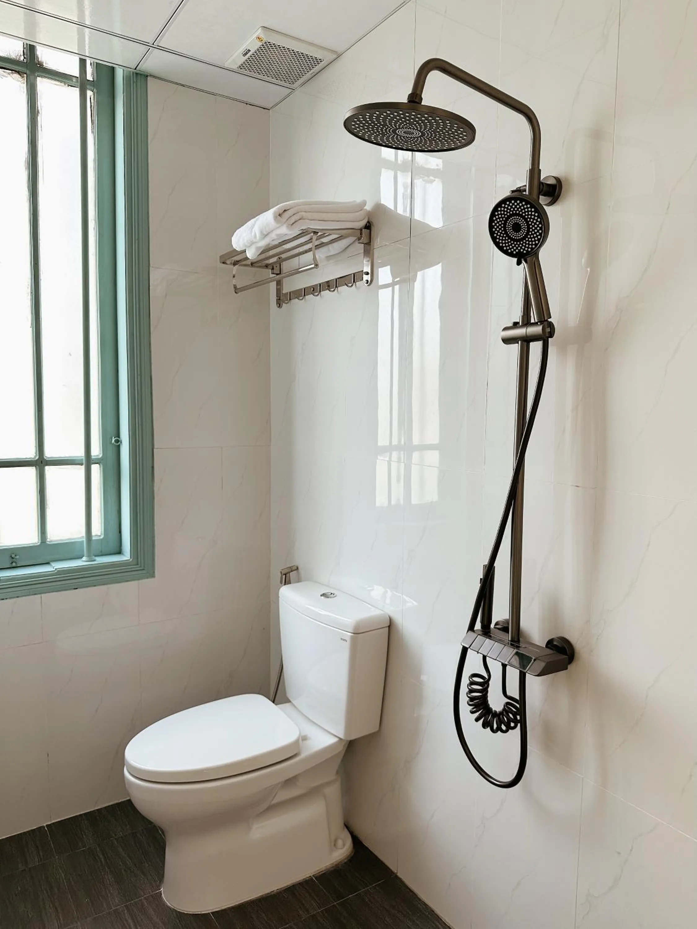 Shower in Under the Sun Homestay