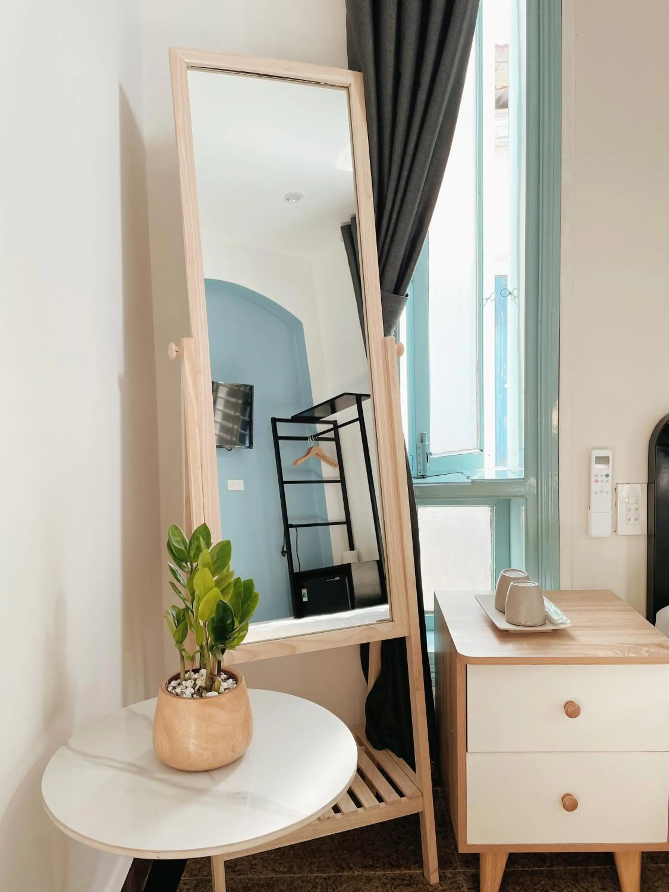 Photo of the whole room, Bed in Under the Sun Homestay