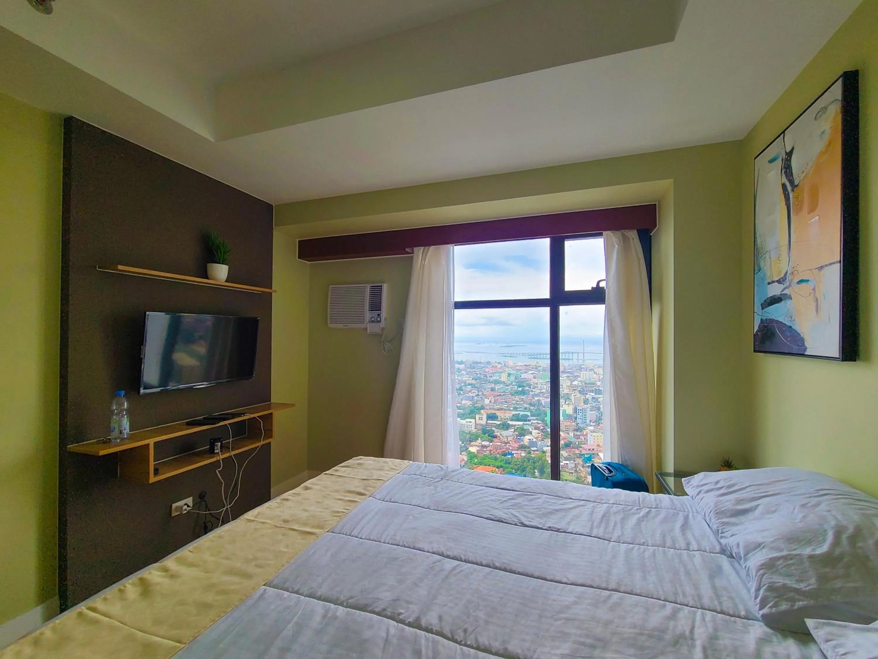 Evening entertainment in Suite 1 Bedroom with Seaview-Horizons 101