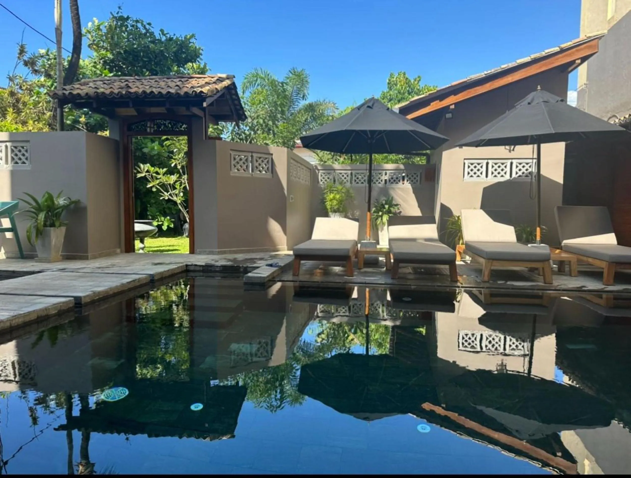 Swimming pool in BK Beach Boutique Hotel - Hikkaduwa