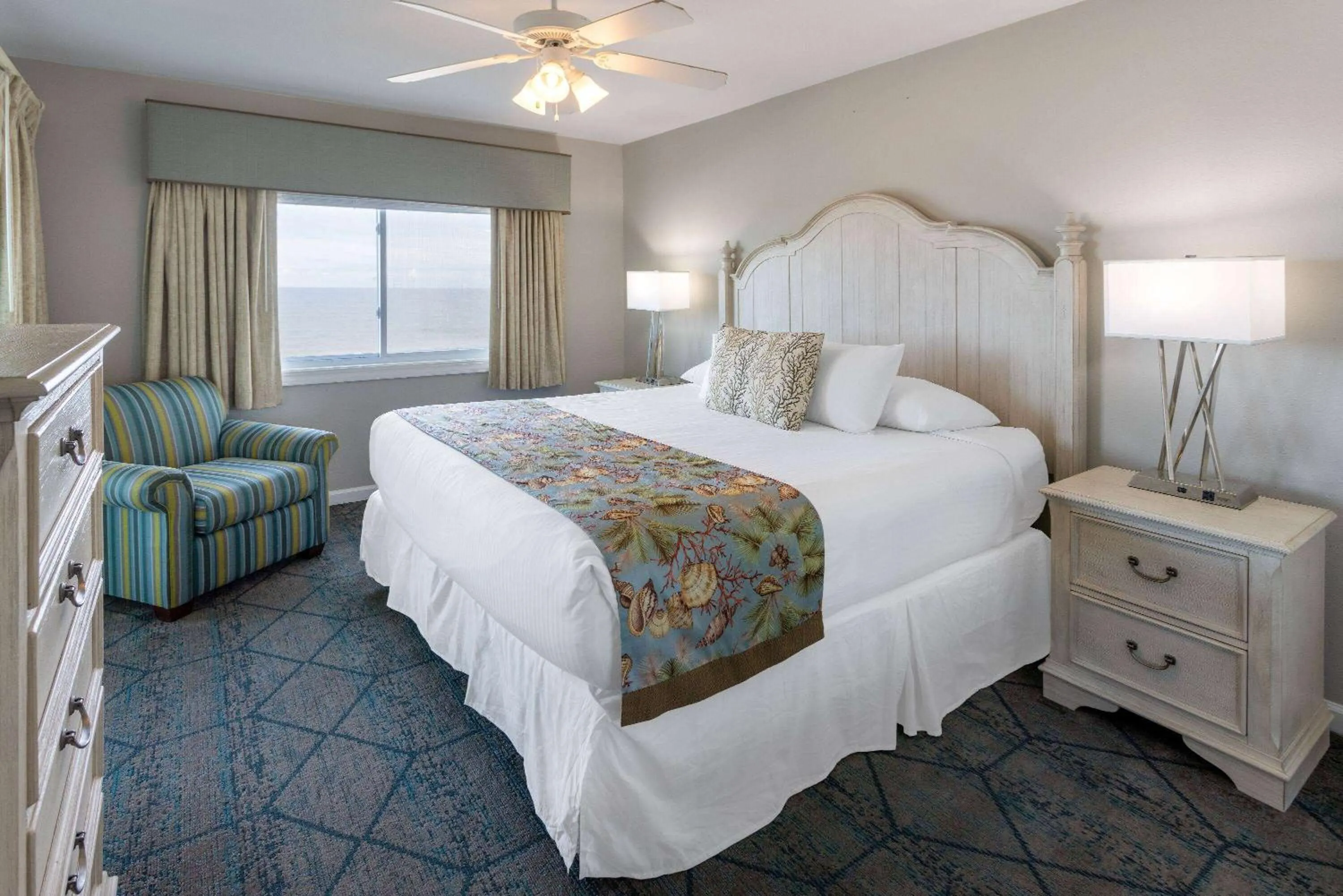Bed in Sandpebble Beach Club Surfside Beach a Ramada by Wyndham