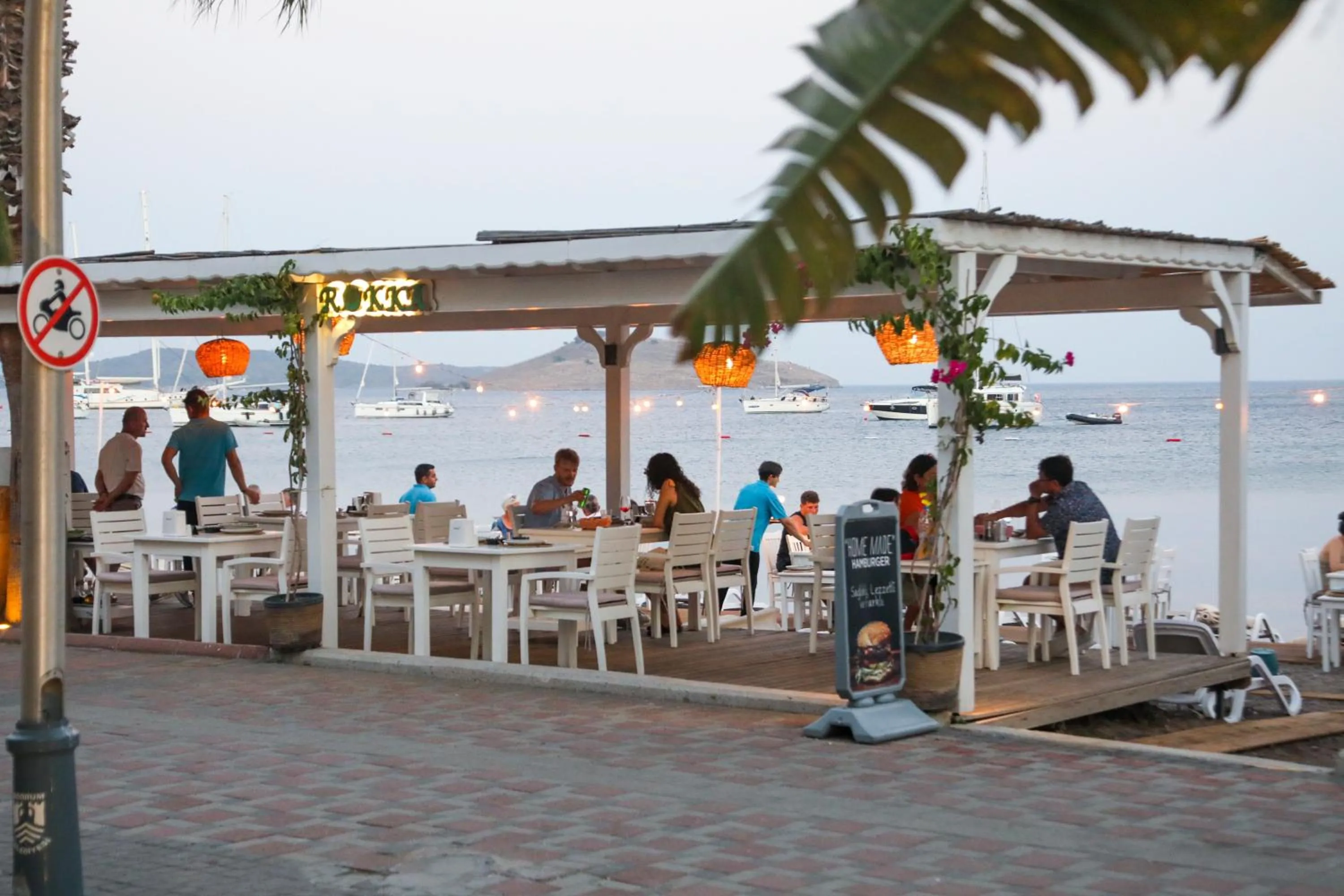 Restaurant/places to eat in Zest Exclusive Hotel & Spa