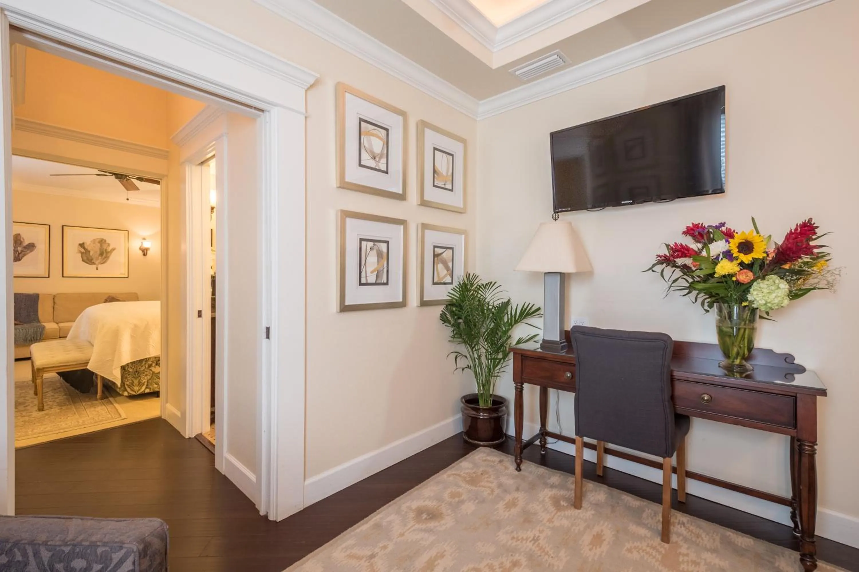 Seating area, Bed in The Kenwood Inn Oldest Bed and Breakfast, St Augustine Historic District
