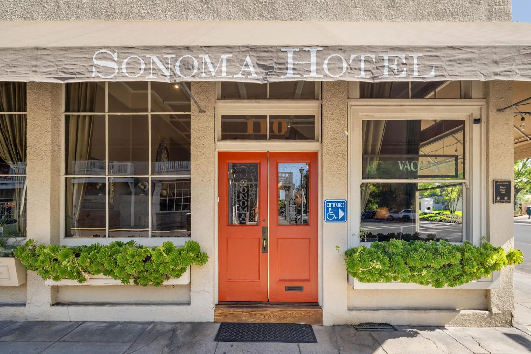 Property building in Sonoma Hotel
