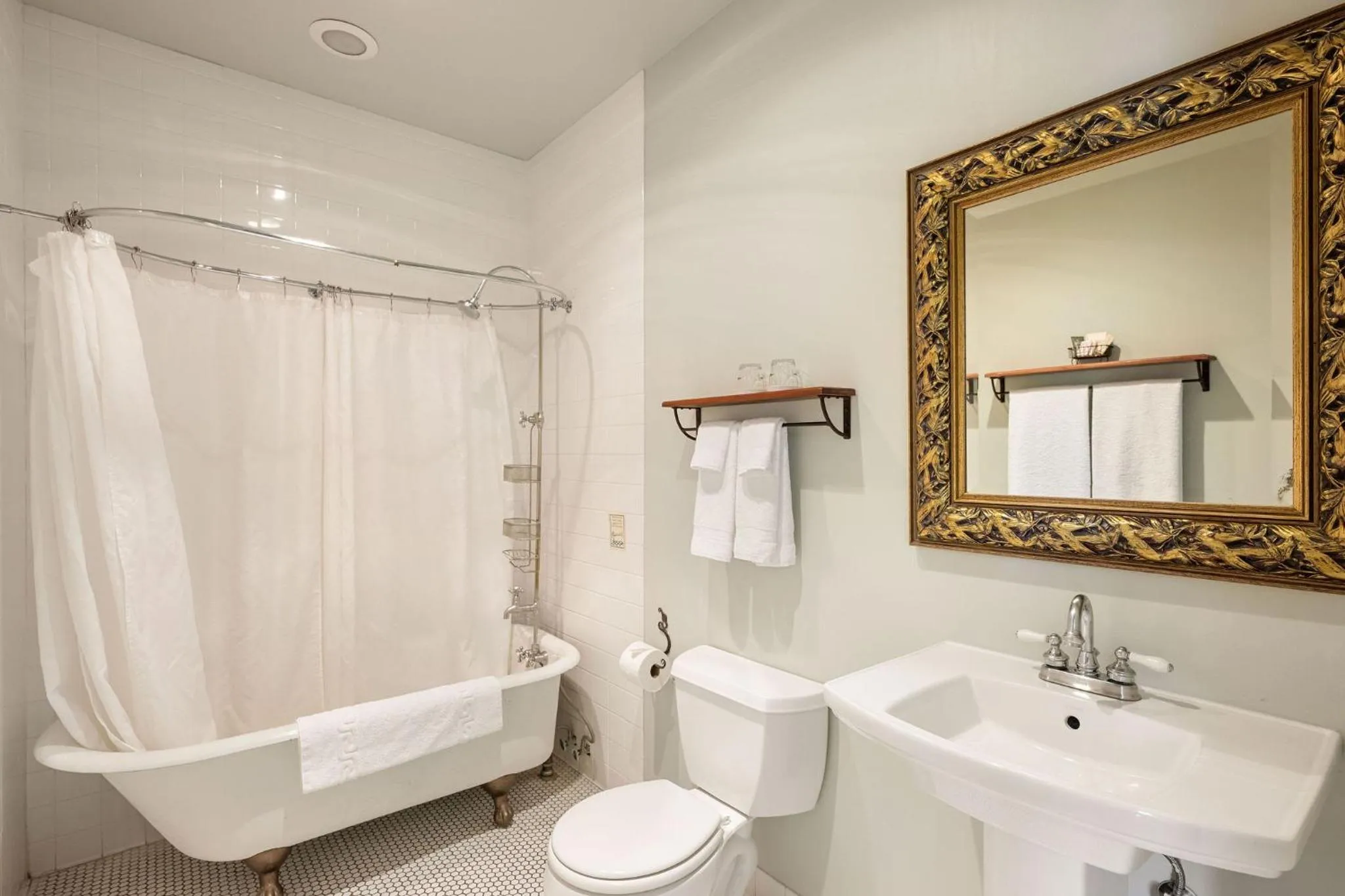 Toilet in Sonoma Hotel