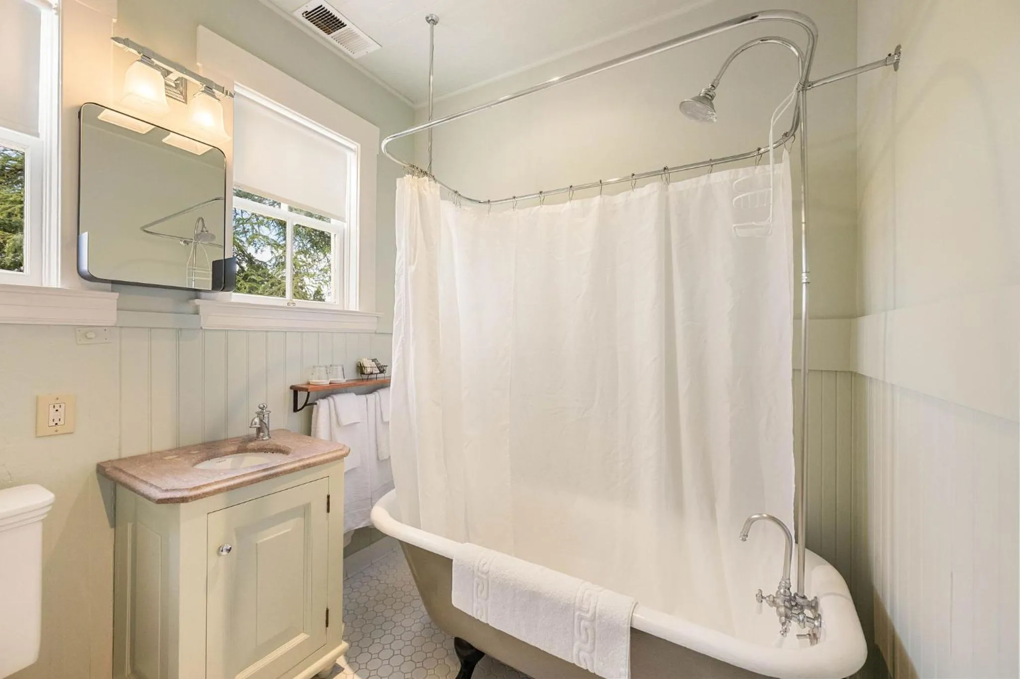 Shower in Sonoma Hotel