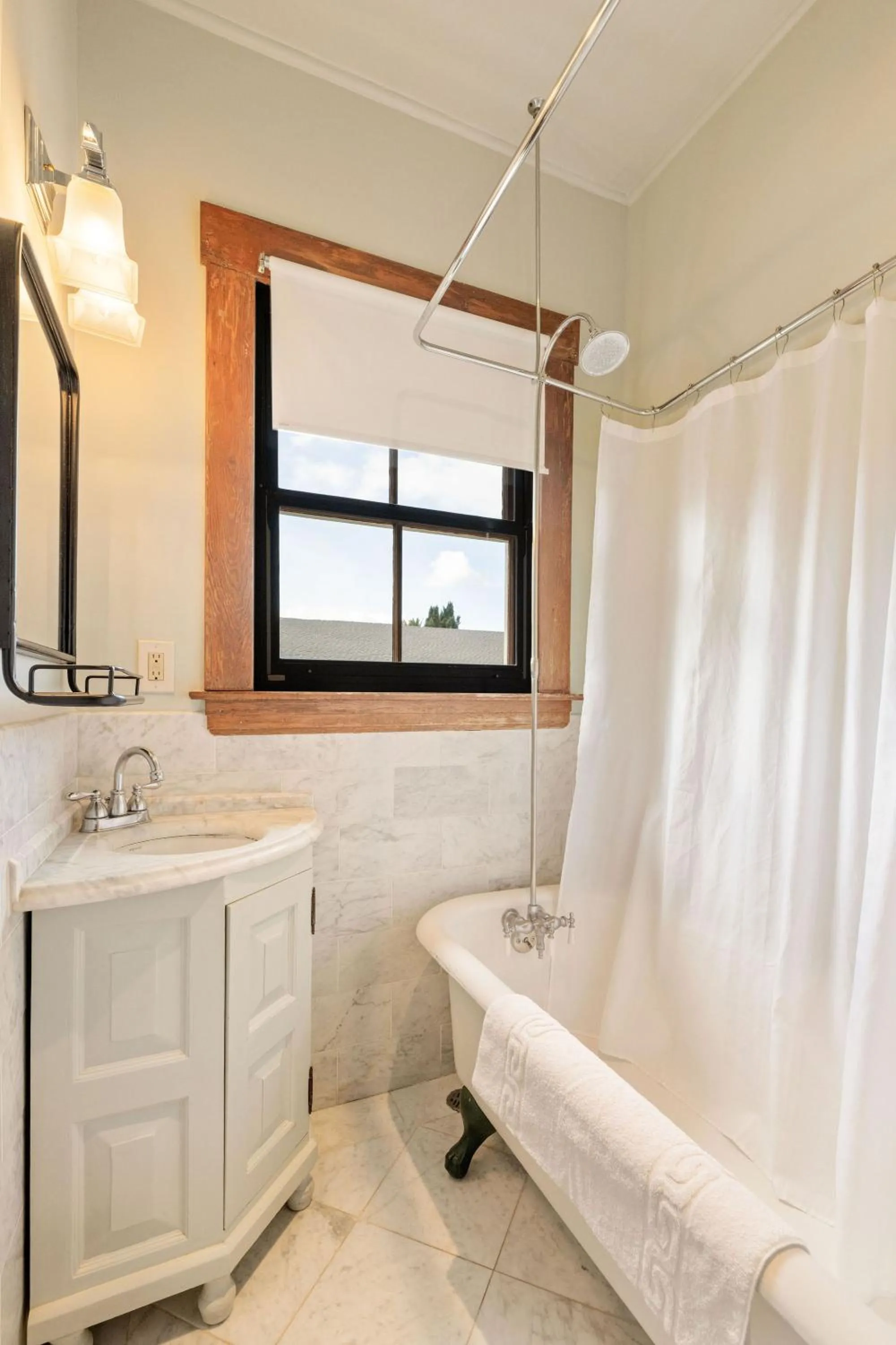 Bathroom in Sonoma Hotel