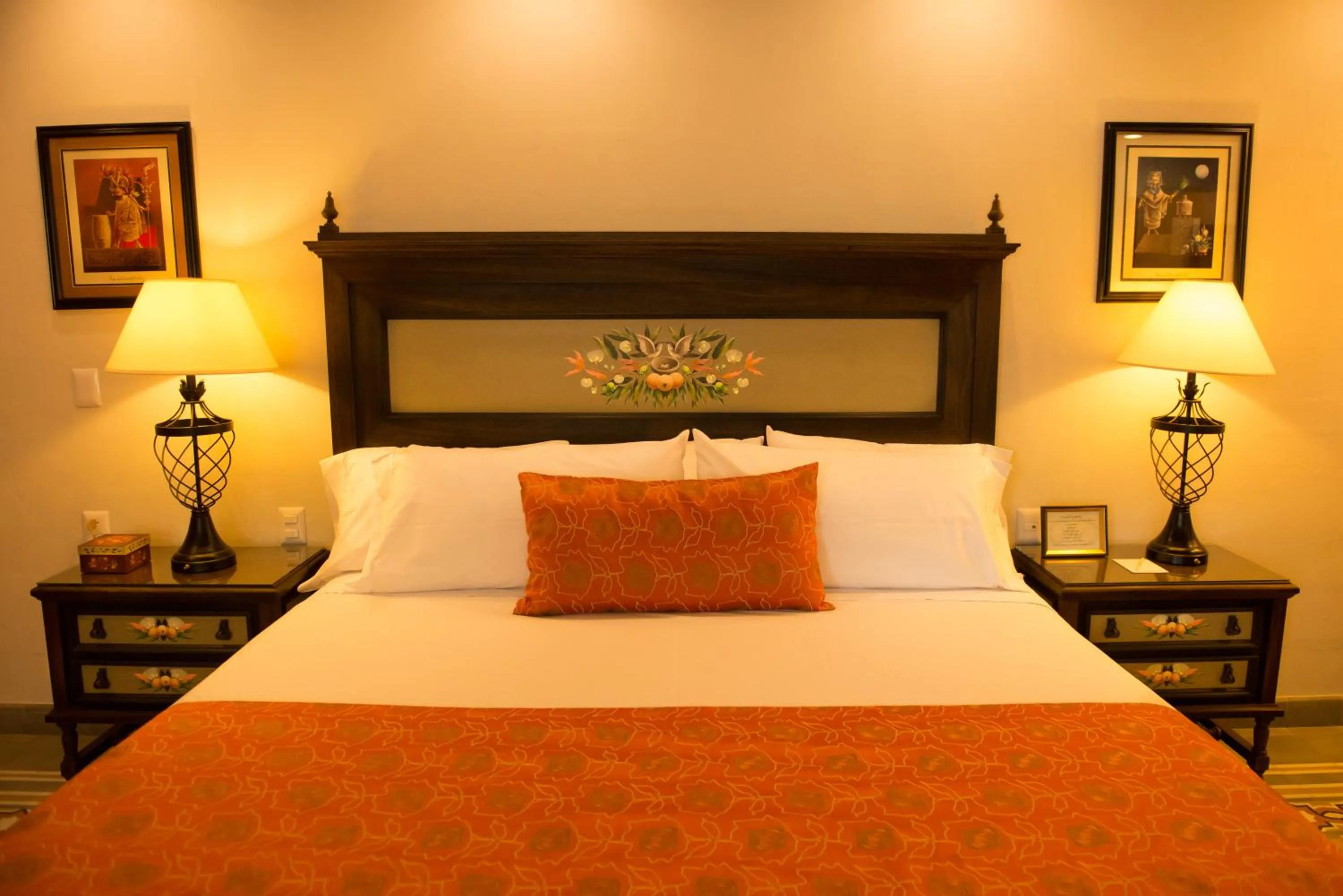 Bed in Grand Hotel Tepatitlán