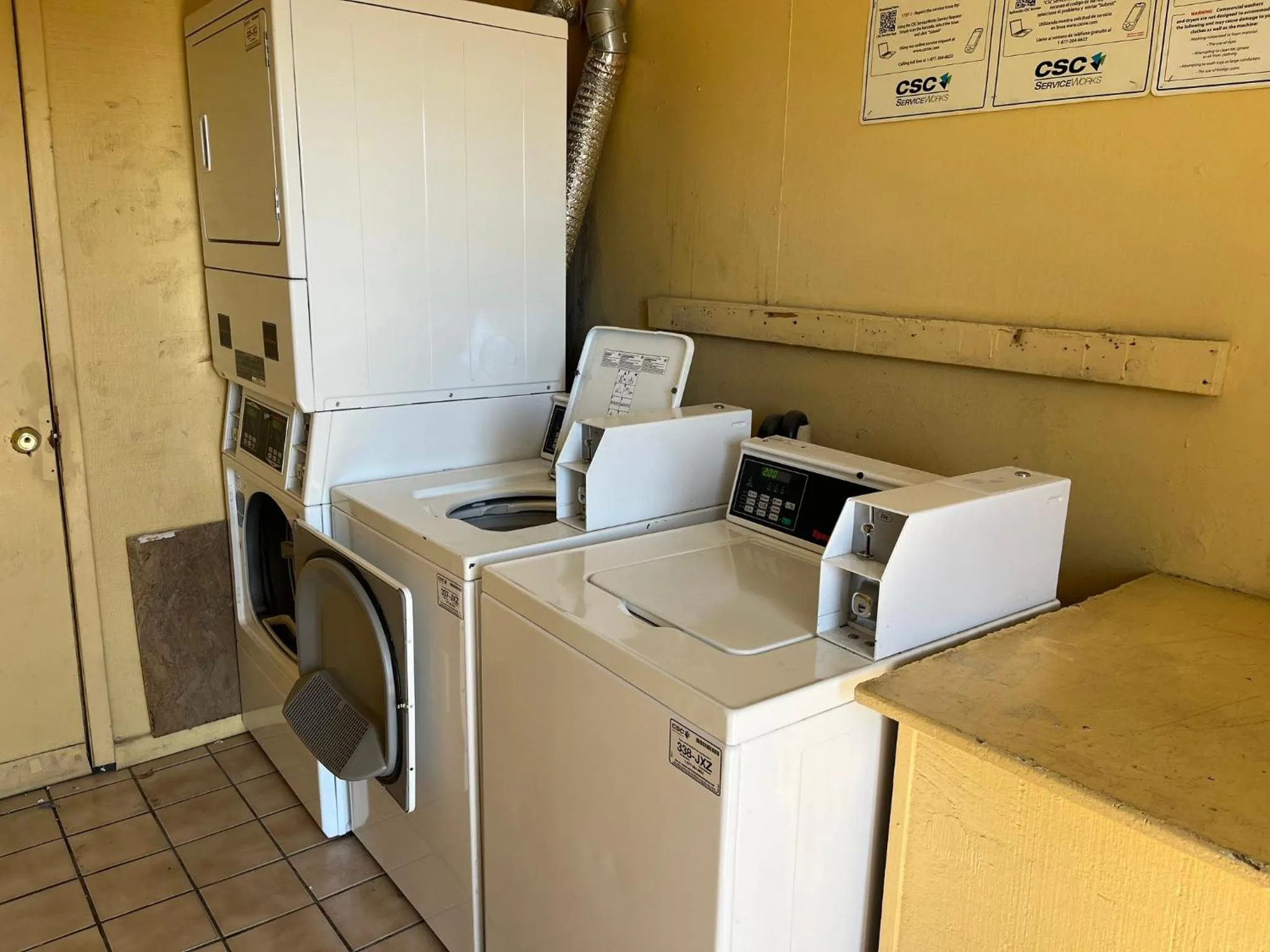 laundry in Deluxe Inn