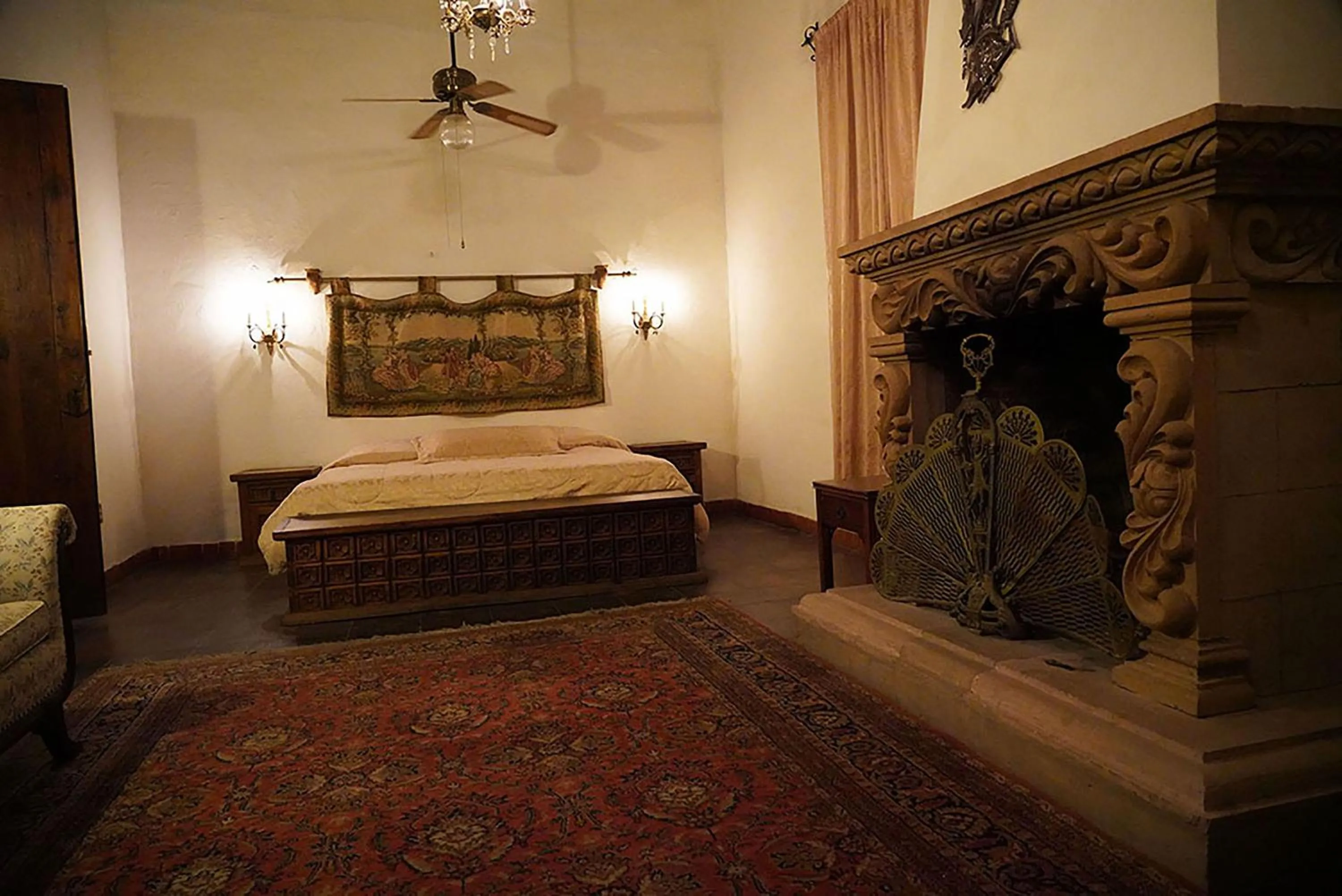 Bedroom, Bed in Hotel la Mansión