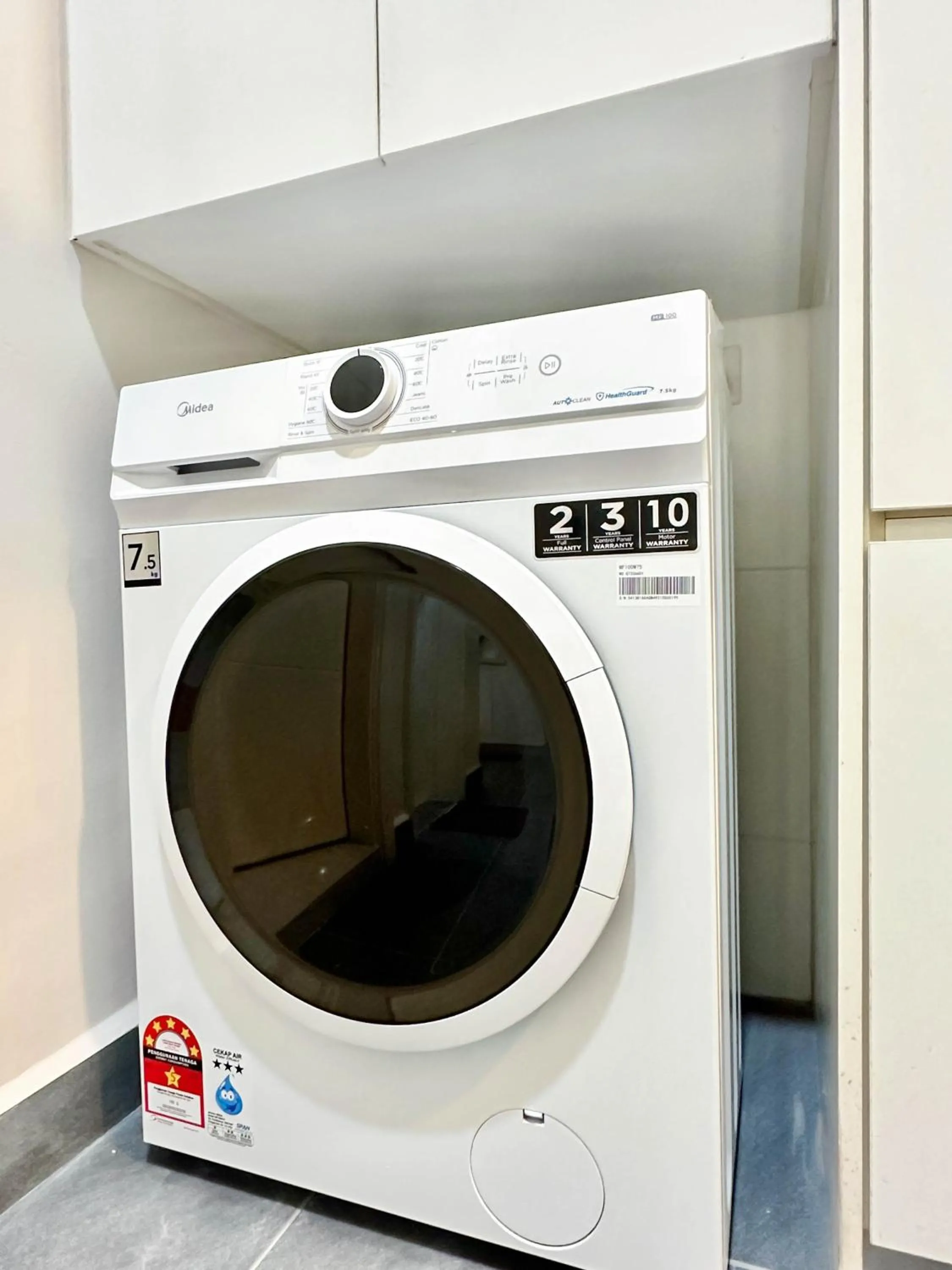 washing machine in Medini Signature Suites by RR JBcity