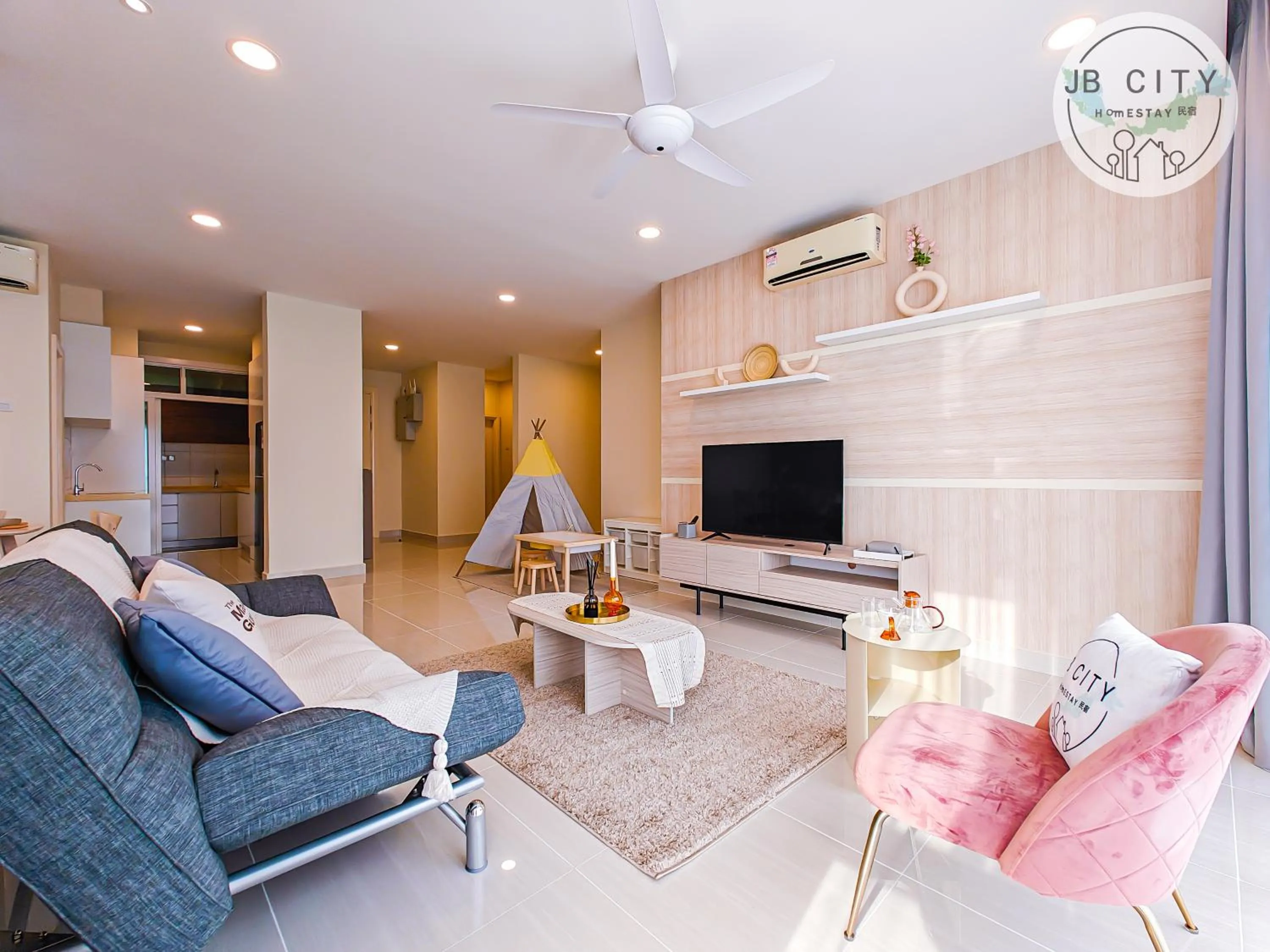 TV and multimedia in Medini Signature Suites by RR JBcity